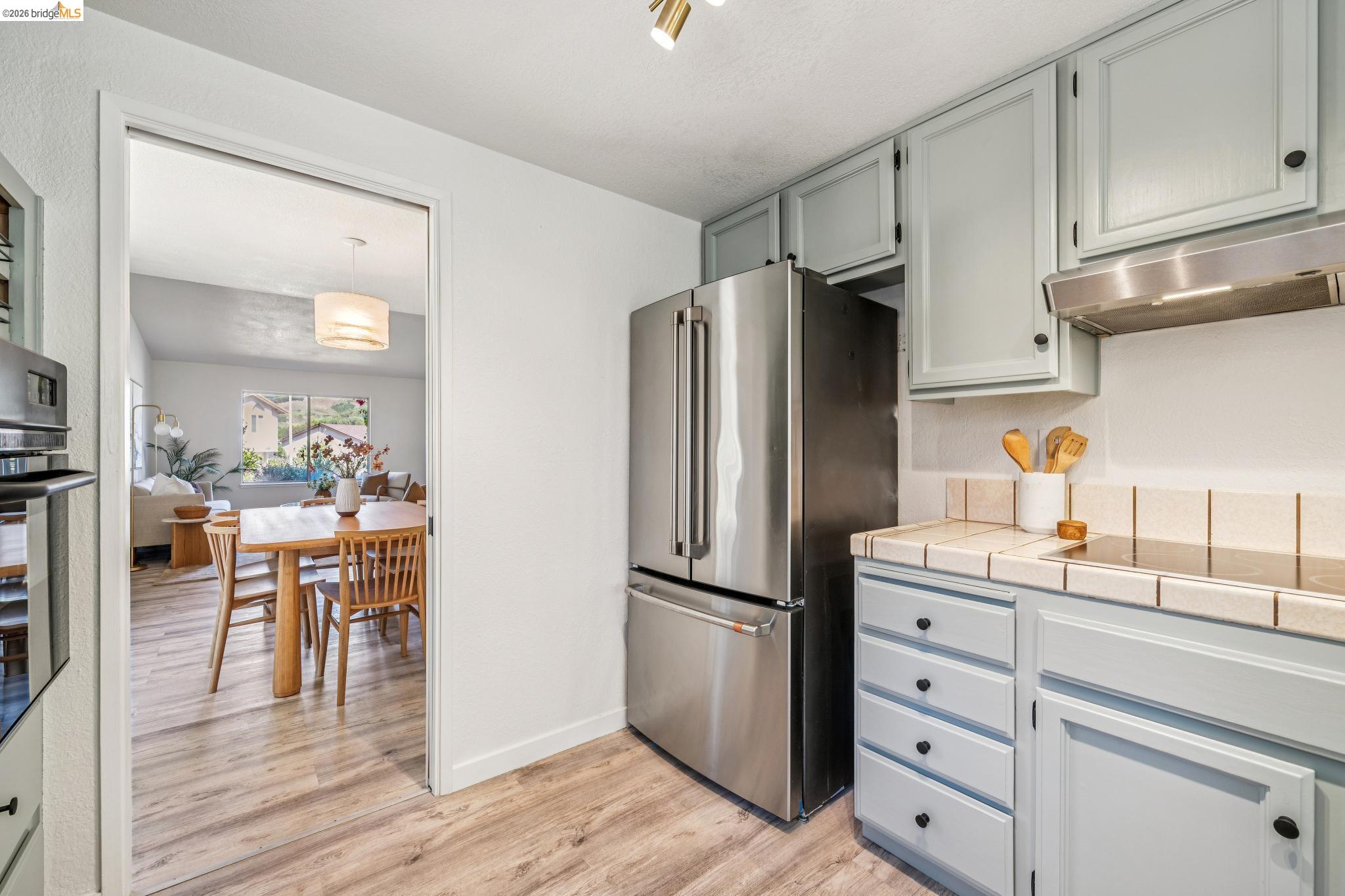 5672 Torrey Pine Ct