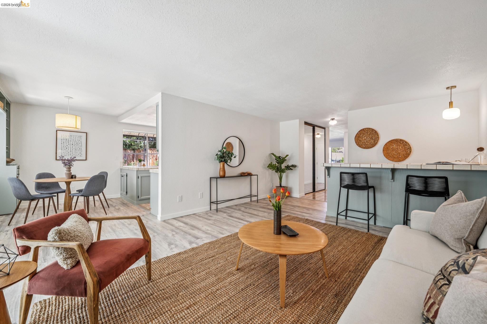 5672 Torrey Pine Ct