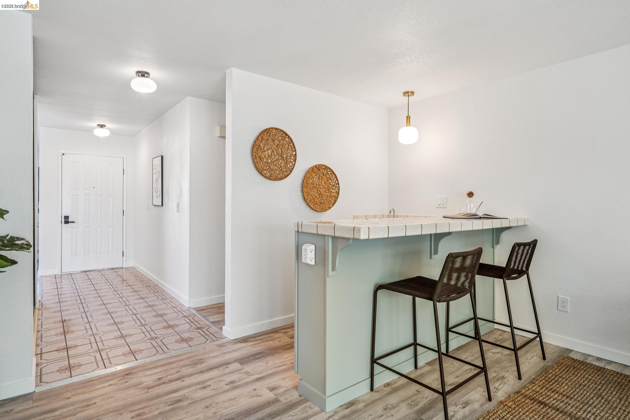5672 Torrey Pine Ct