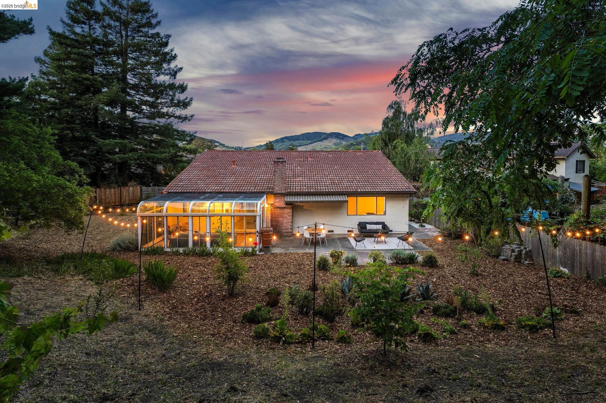 5672 Torrey Pine Ct