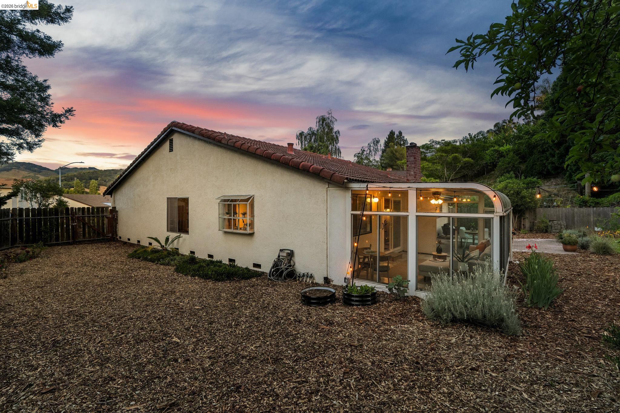 5672 Torrey Pine Ct