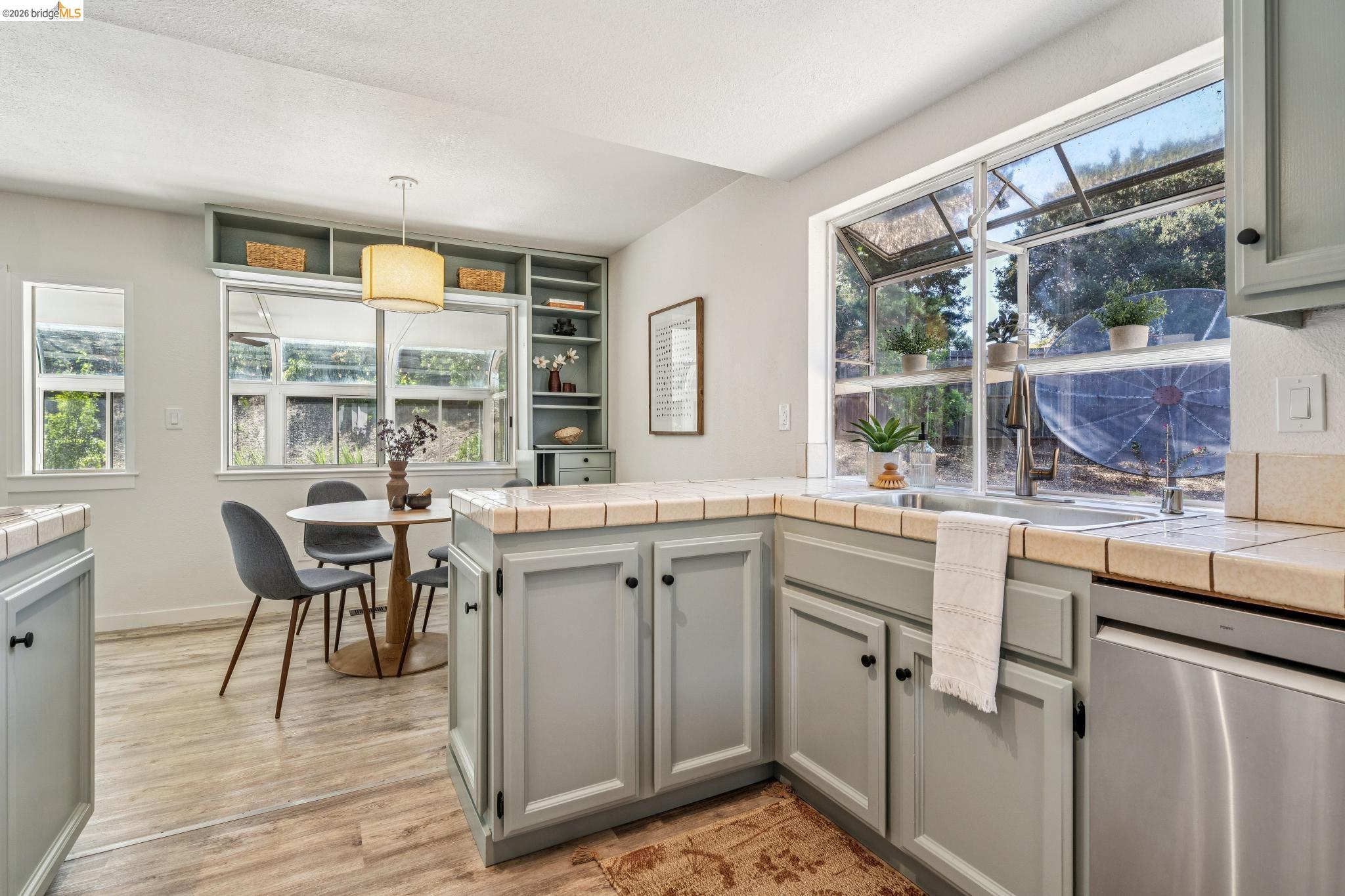 5672 Torrey Pine Ct