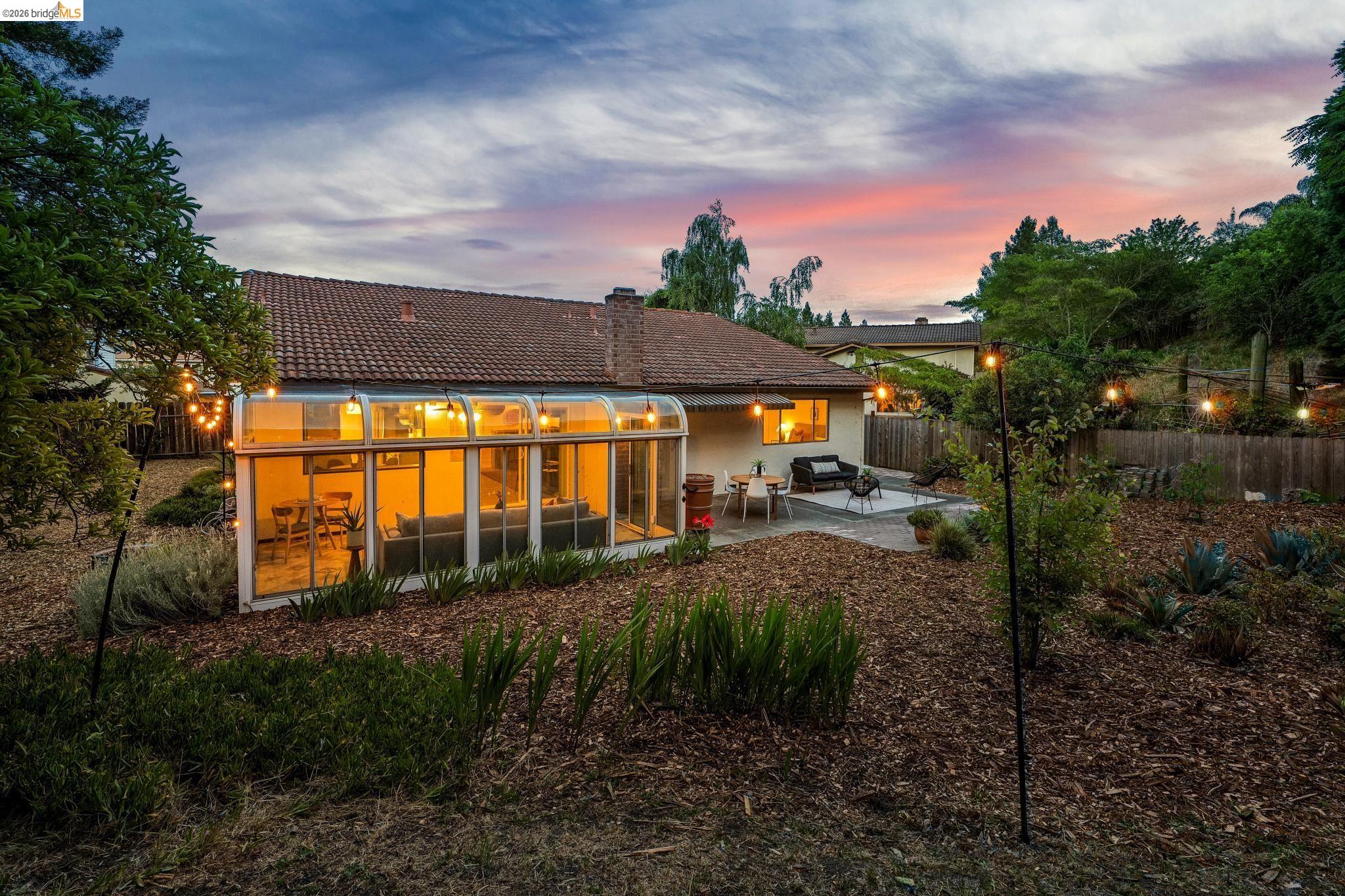 5672 Torrey Pine Ct