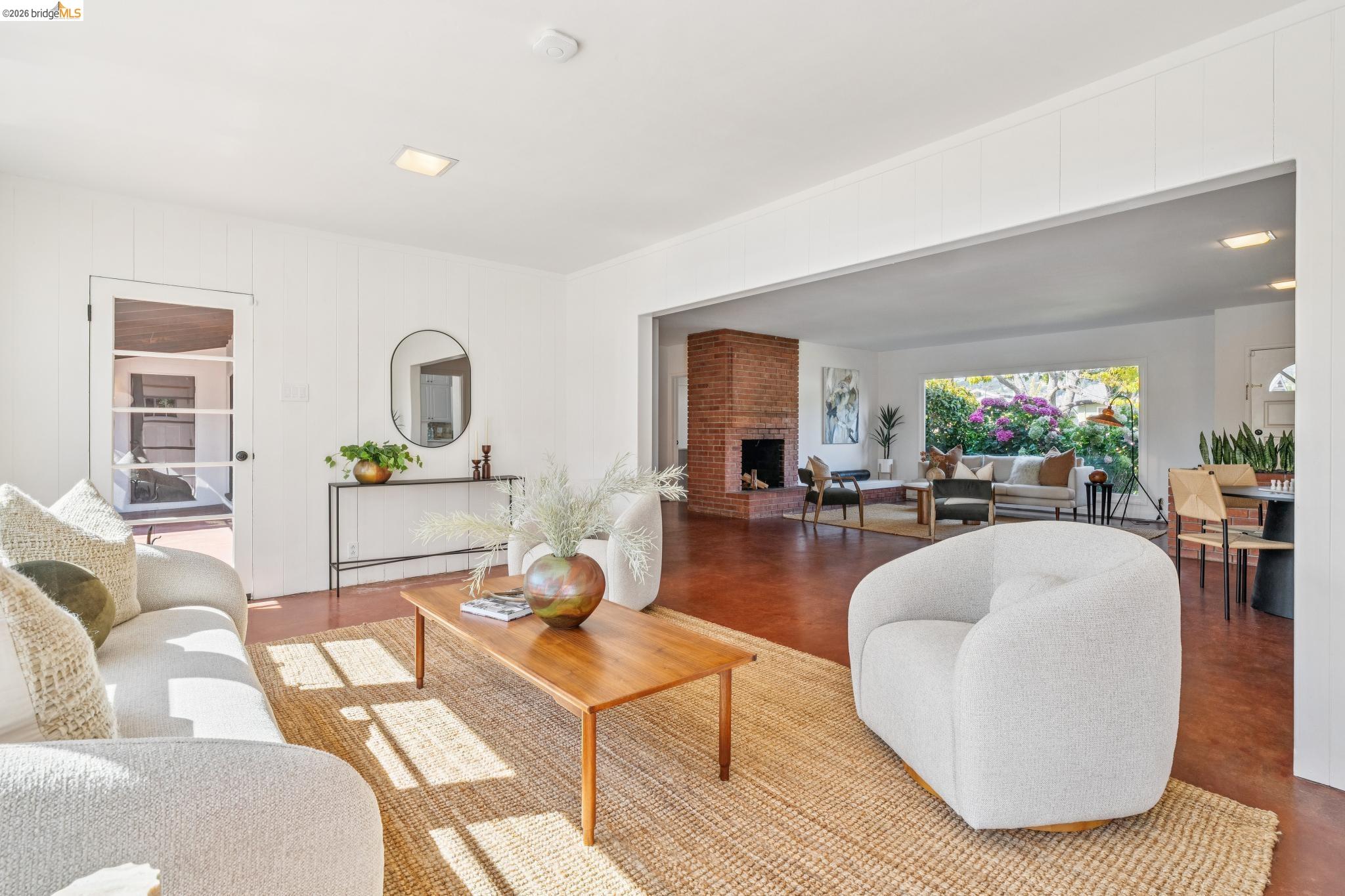 201 Warwick Ave
