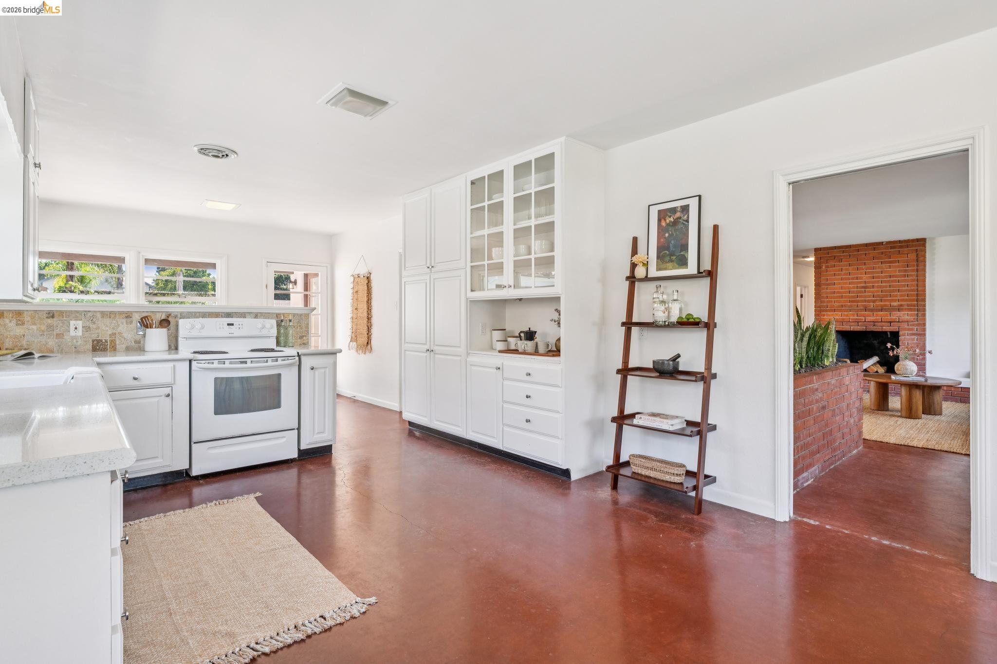 201 Warwick Ave
