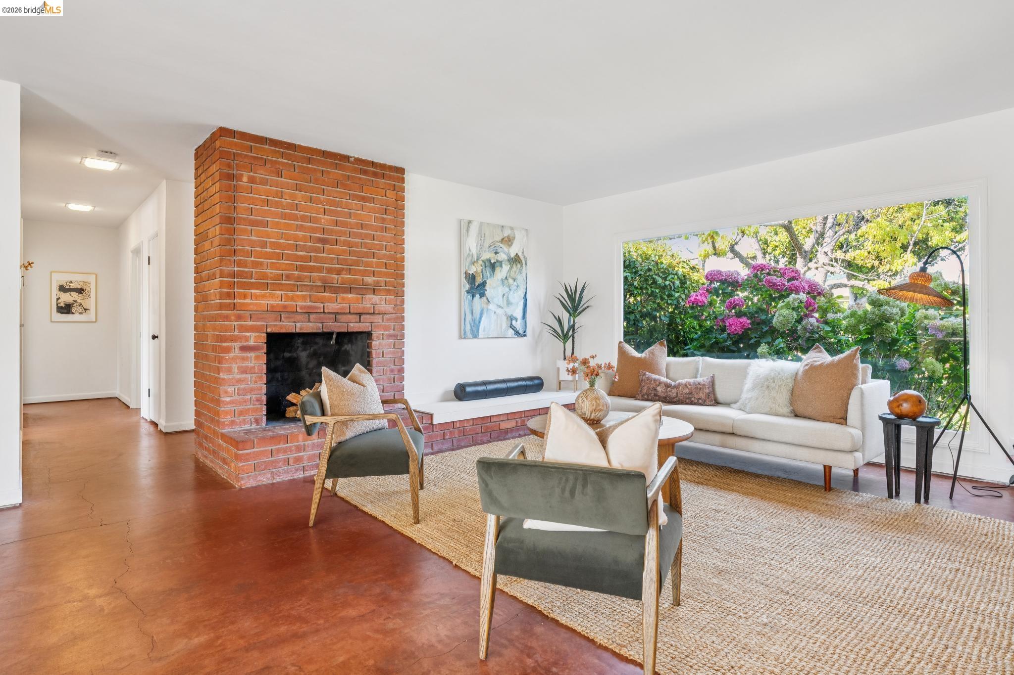 201 Warwick Ave