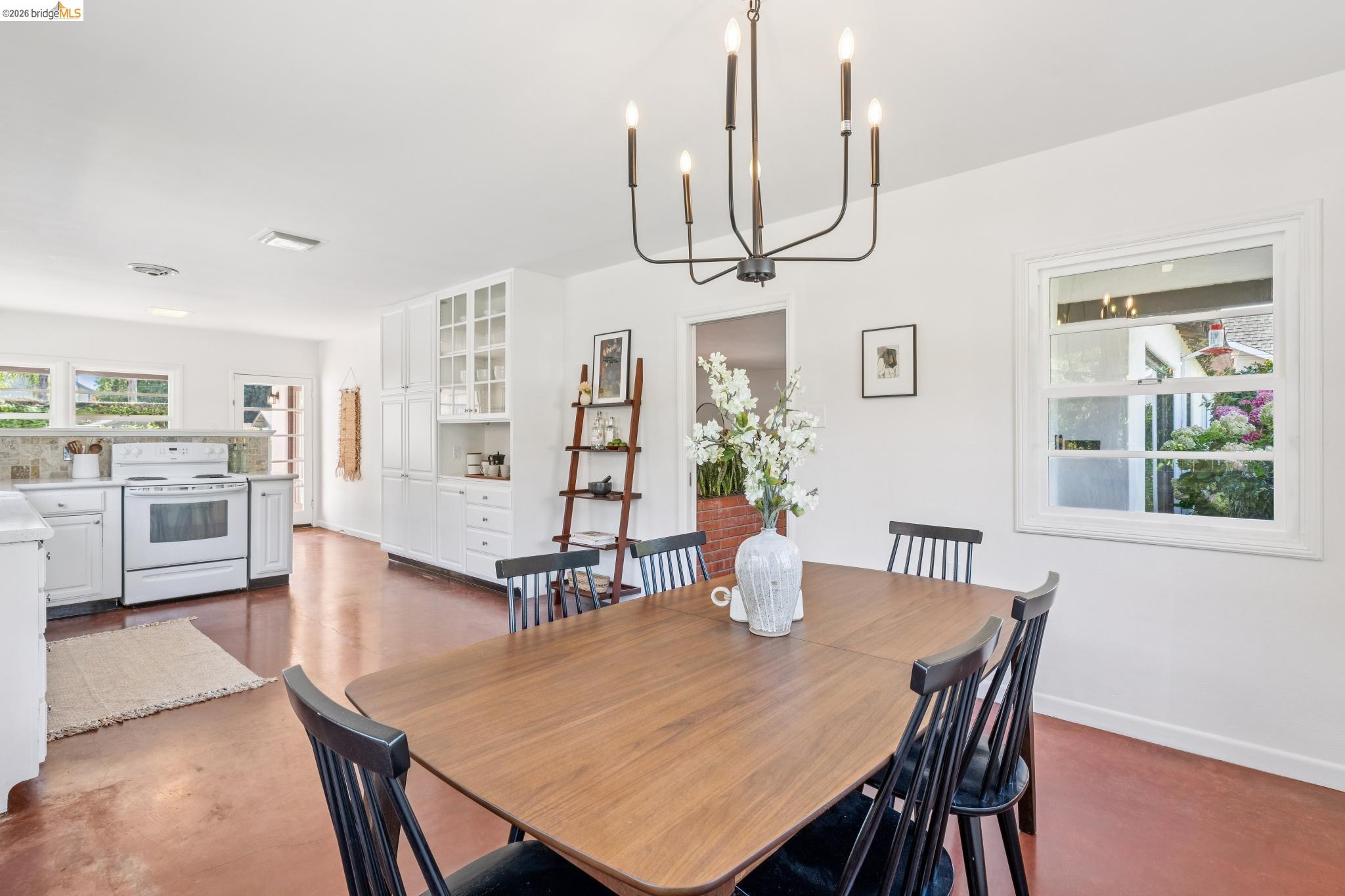 201 Warwick Ave