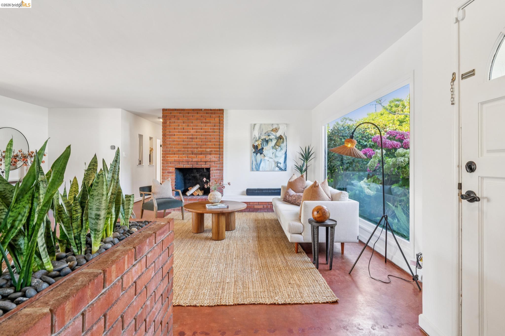201 Warwick Ave