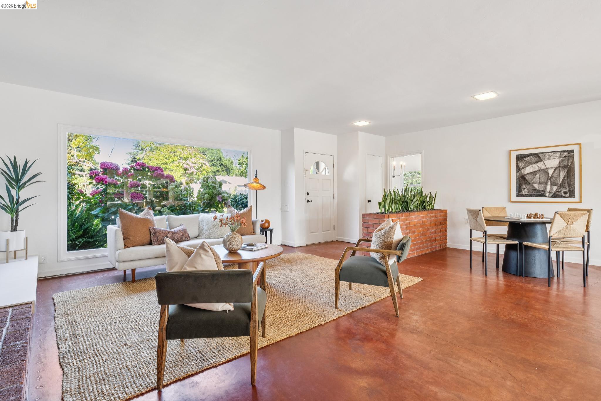 201 Warwick Ave