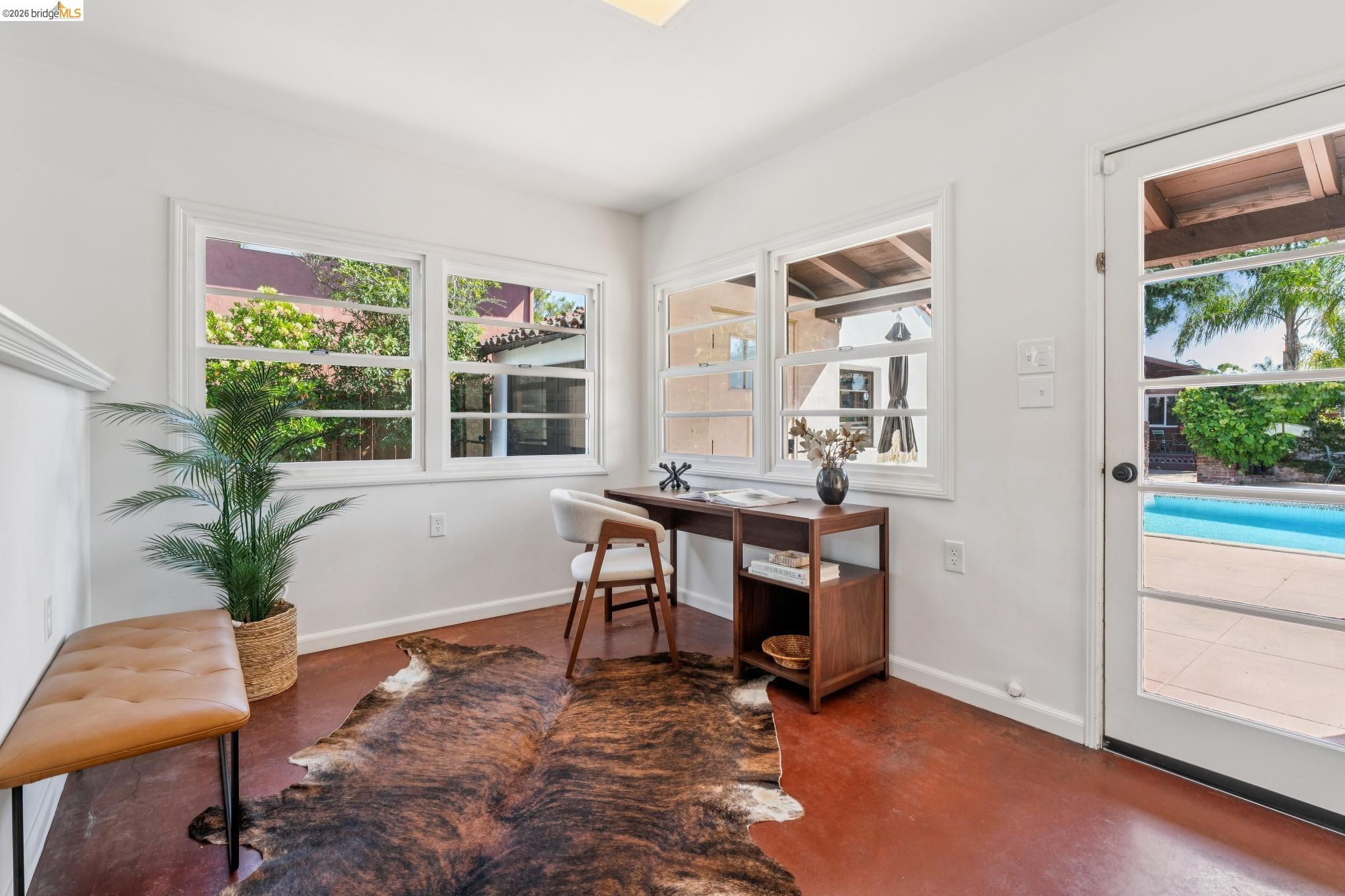 201 Warwick Ave