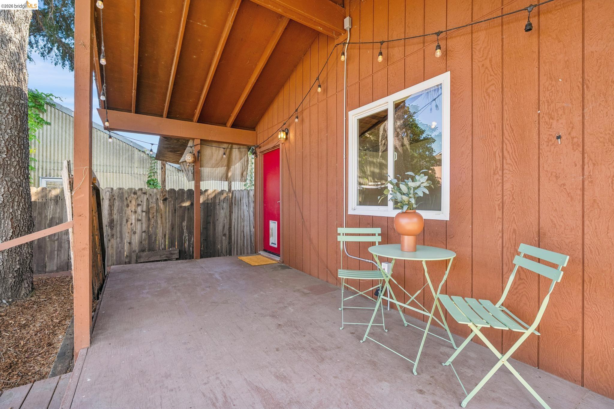 201 Warwick Ave