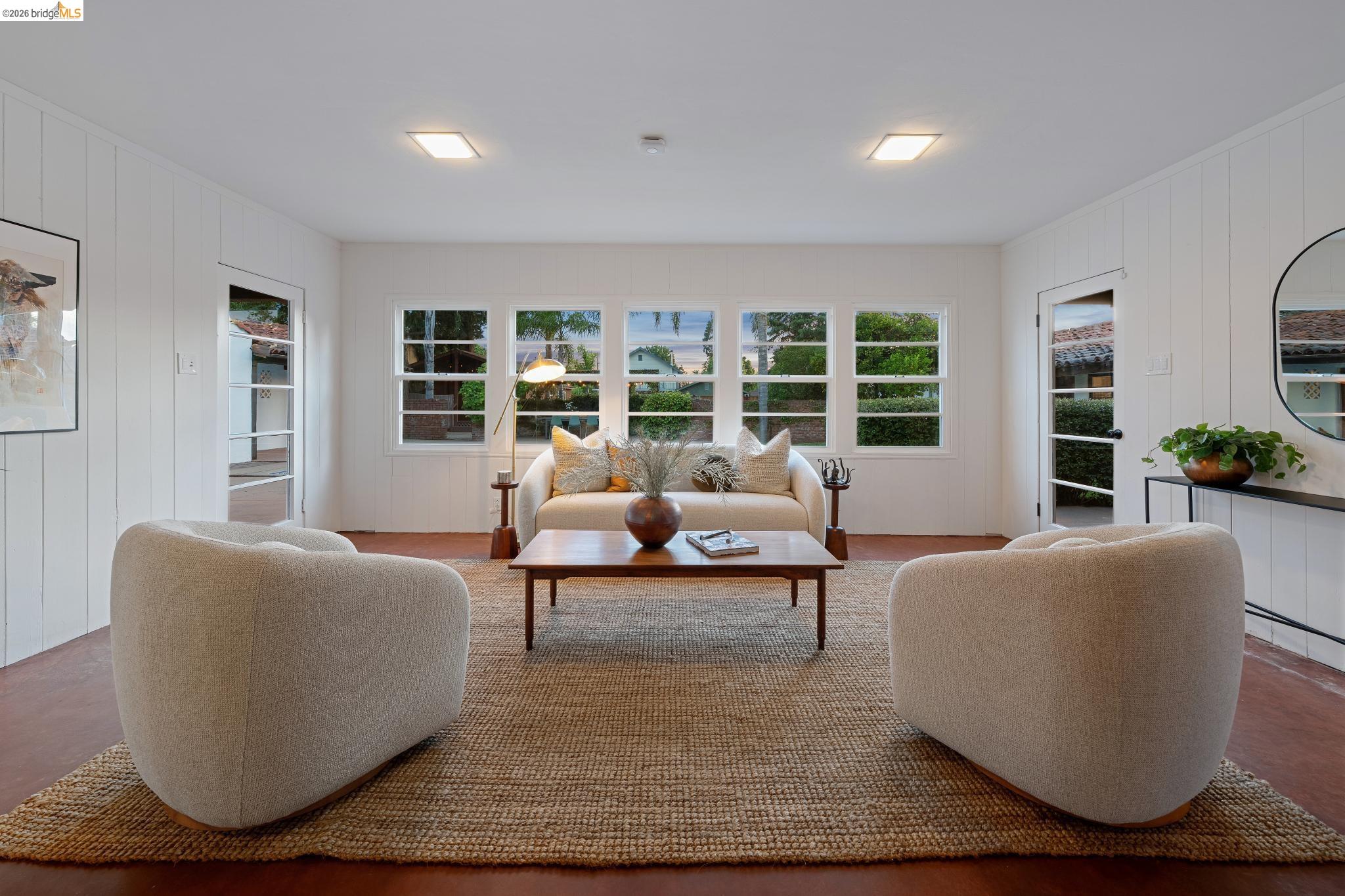 201 Warwick Ave