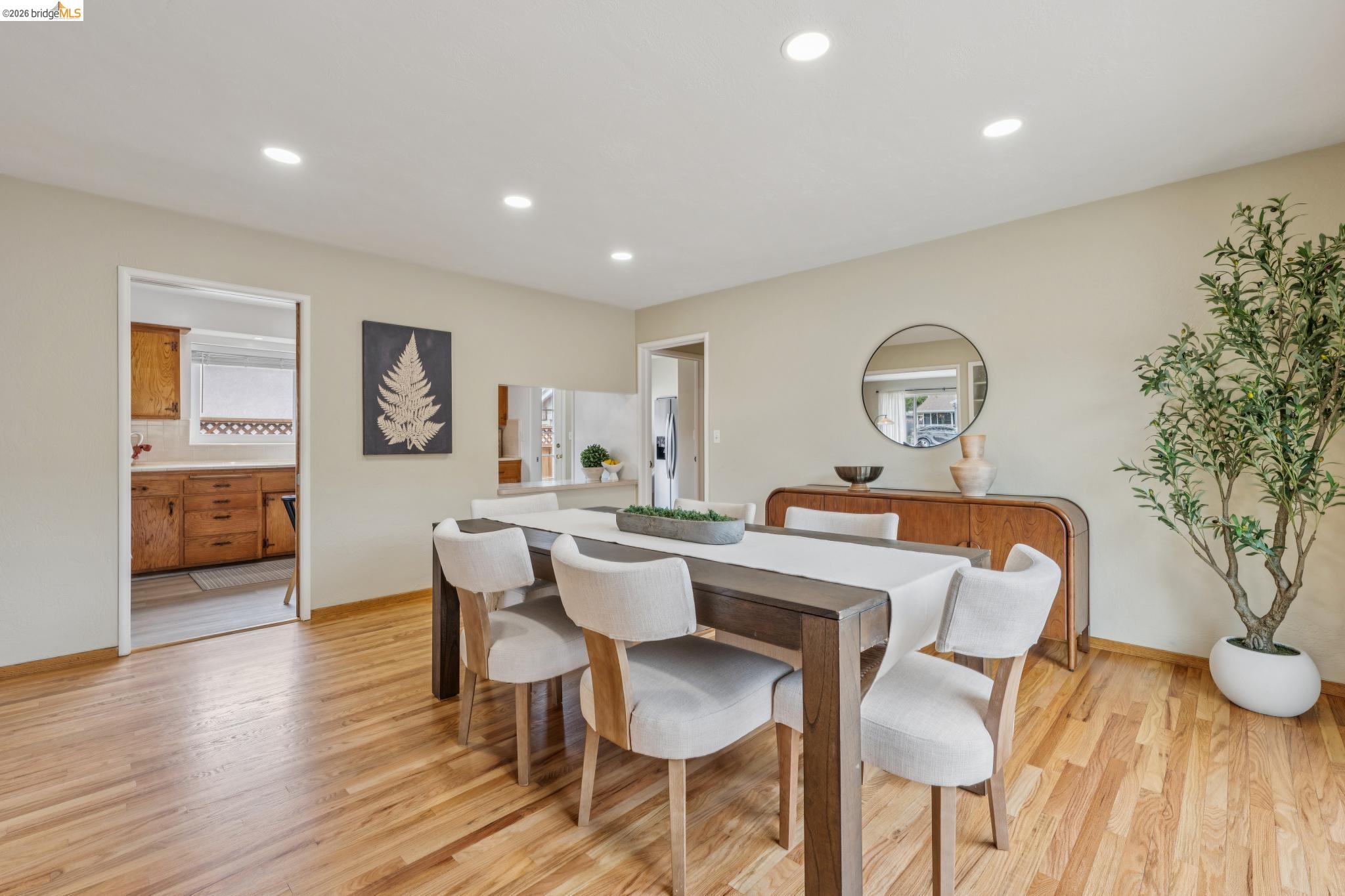 871 Joaquin Ave