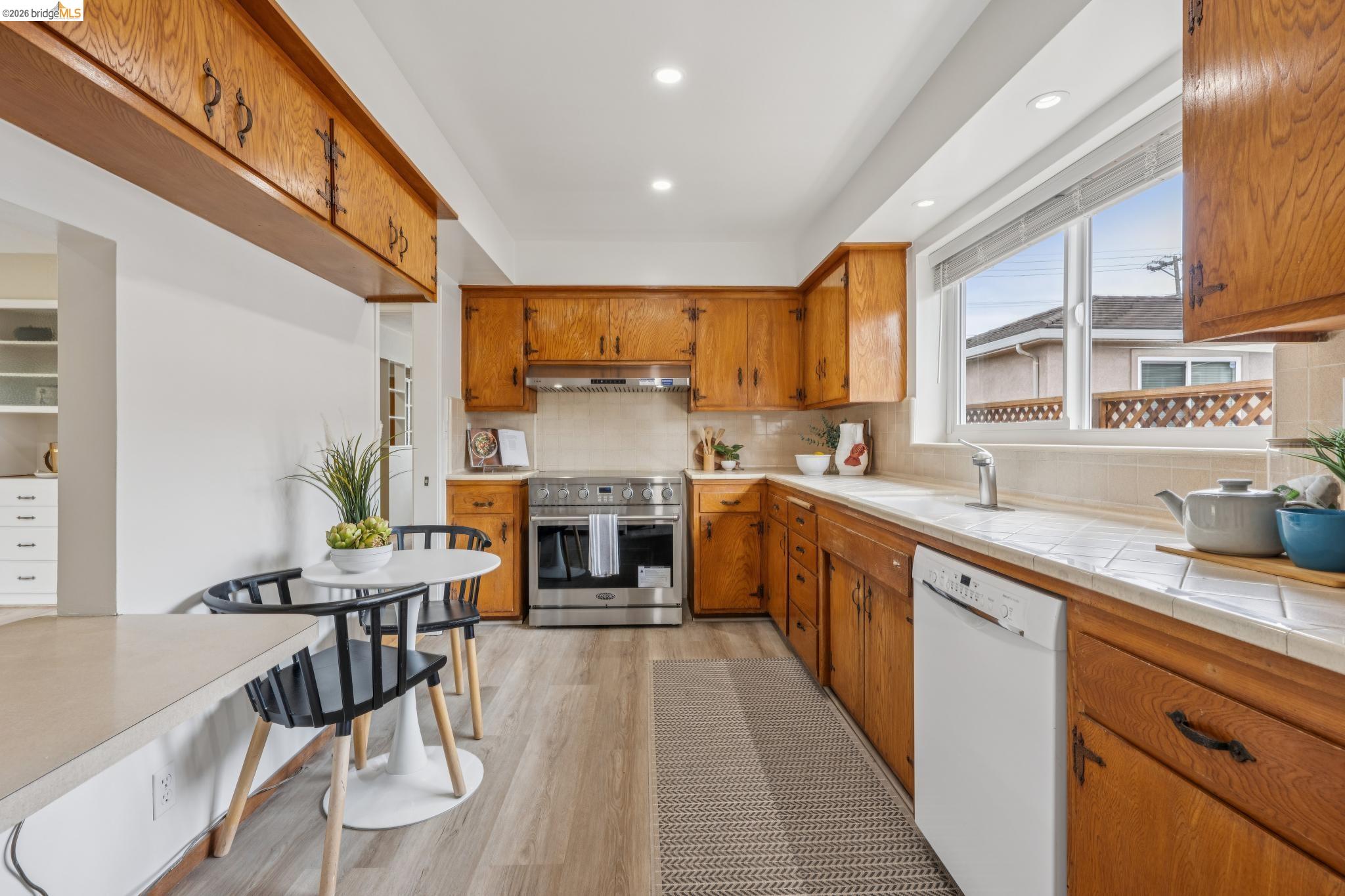 871 Joaquin Ave