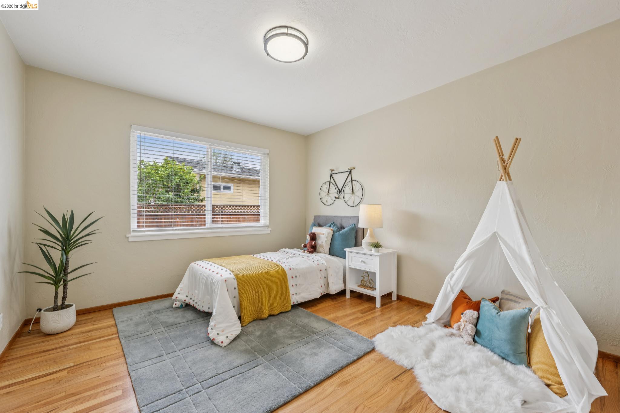 871 Joaquin Ave