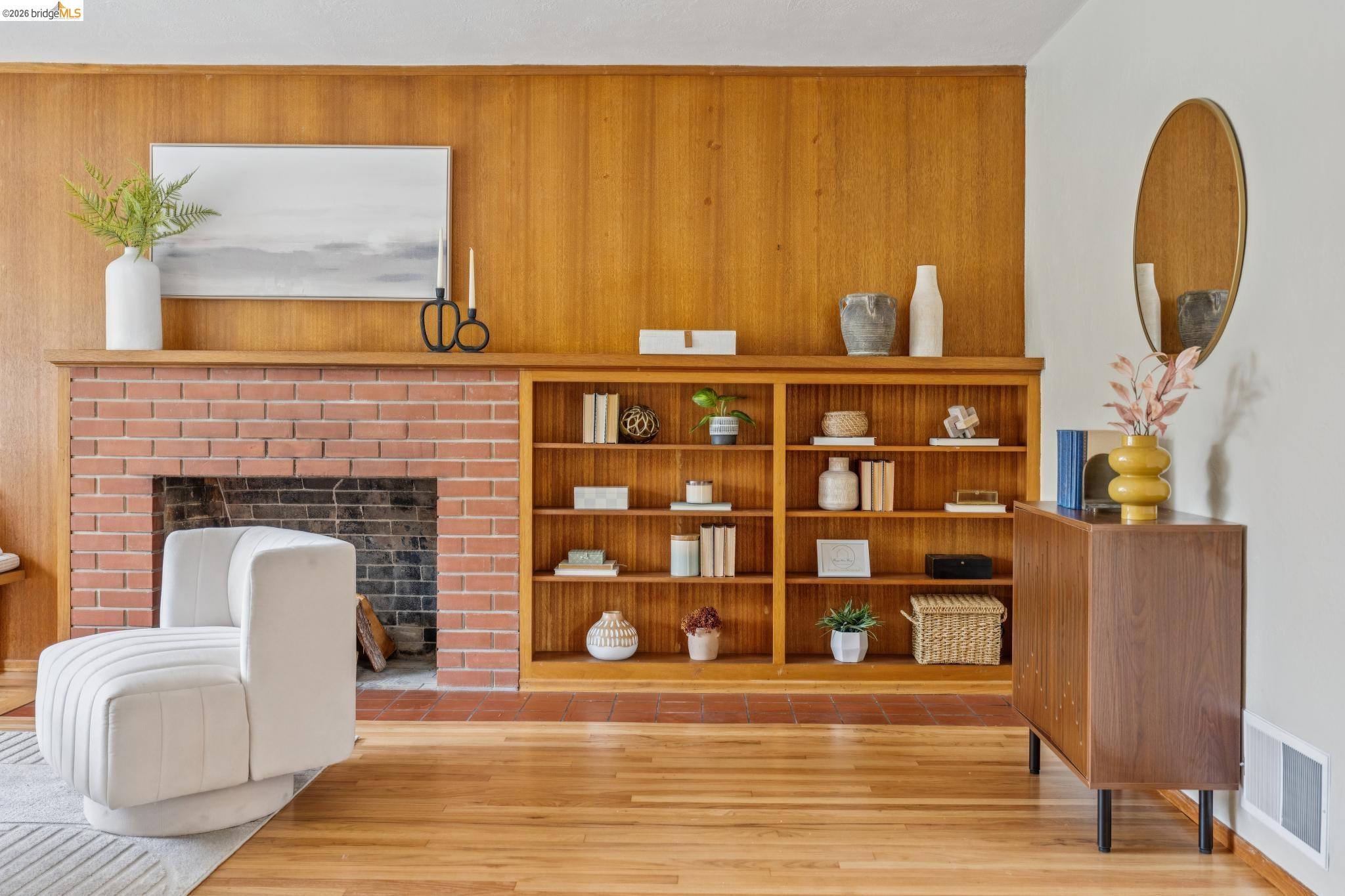 871 Joaquin Ave