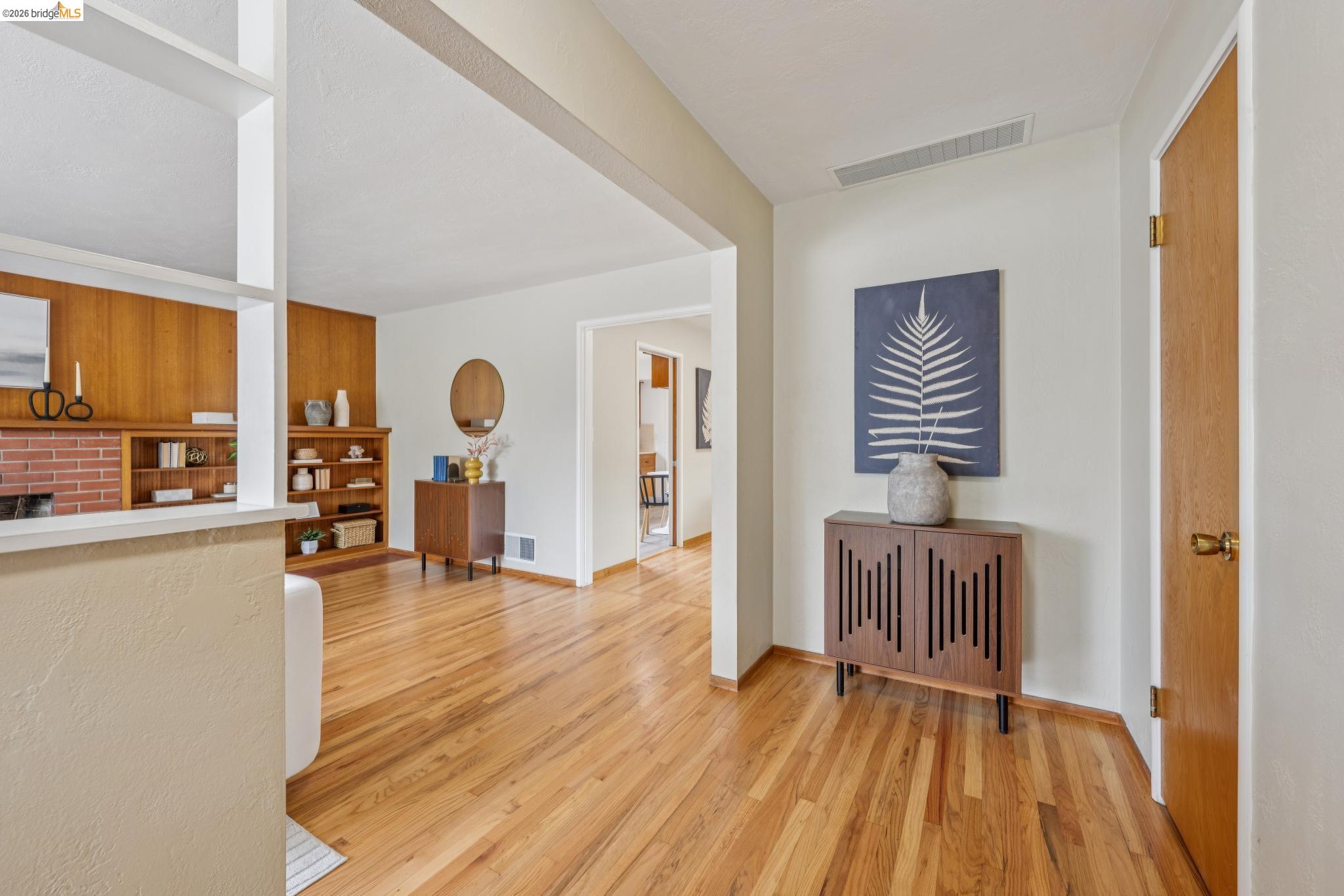 871 Joaquin Ave