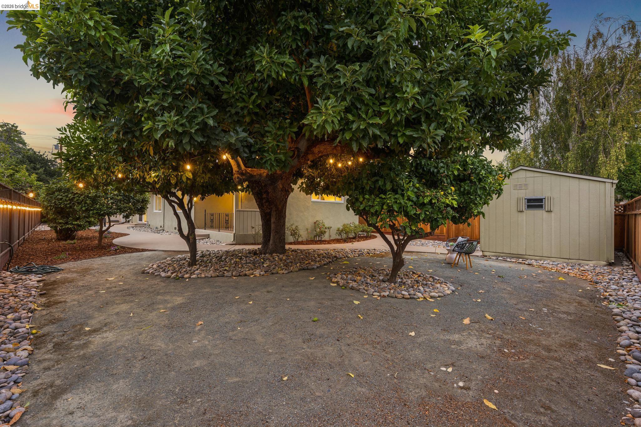 871 Joaquin Ave