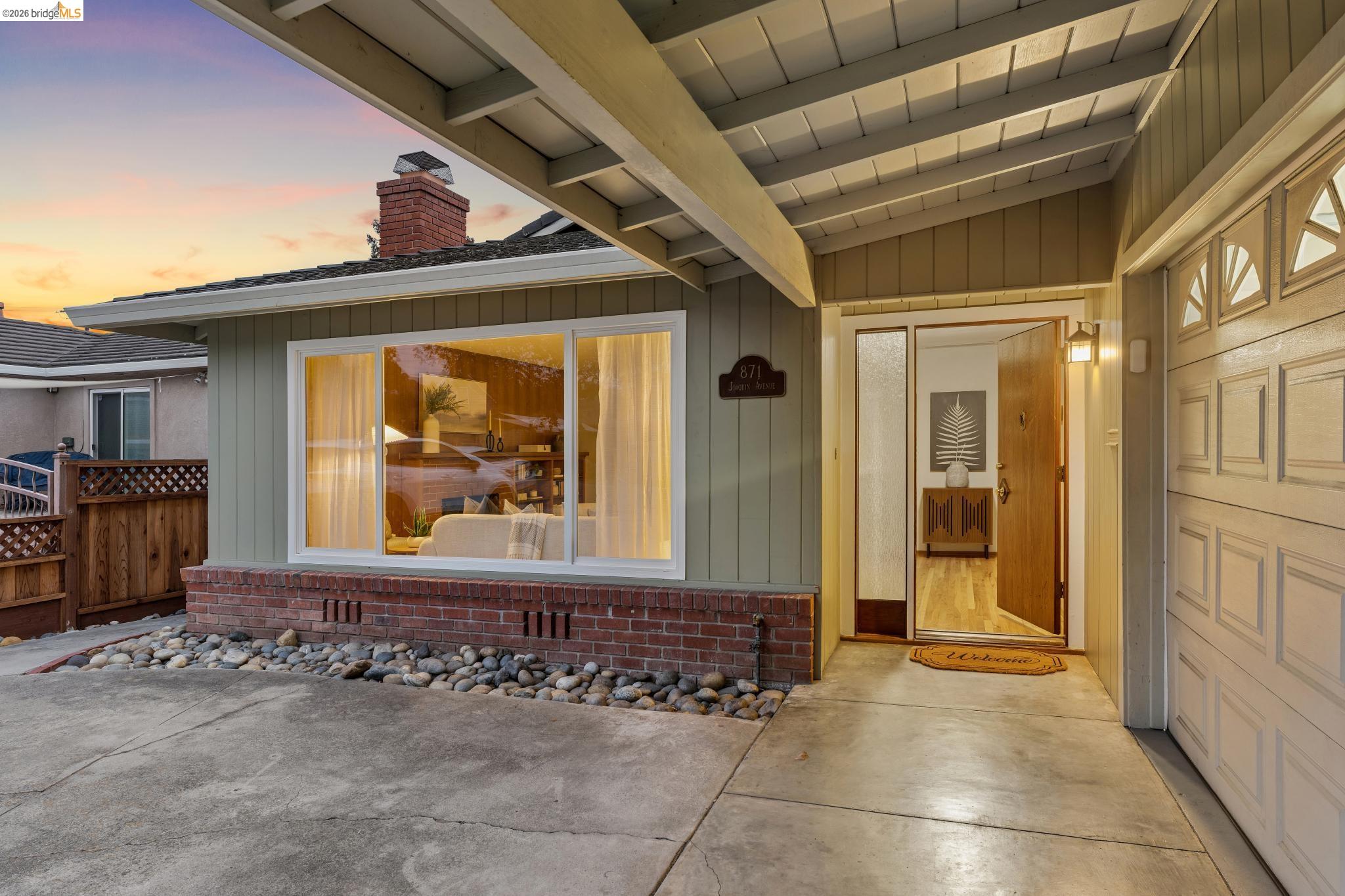 871 Joaquin Ave