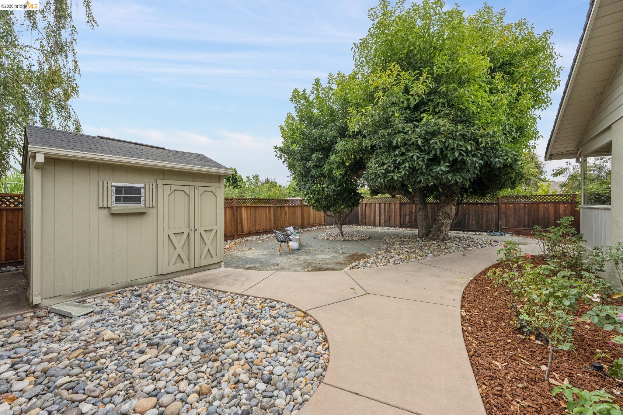 871 Joaquin Ave