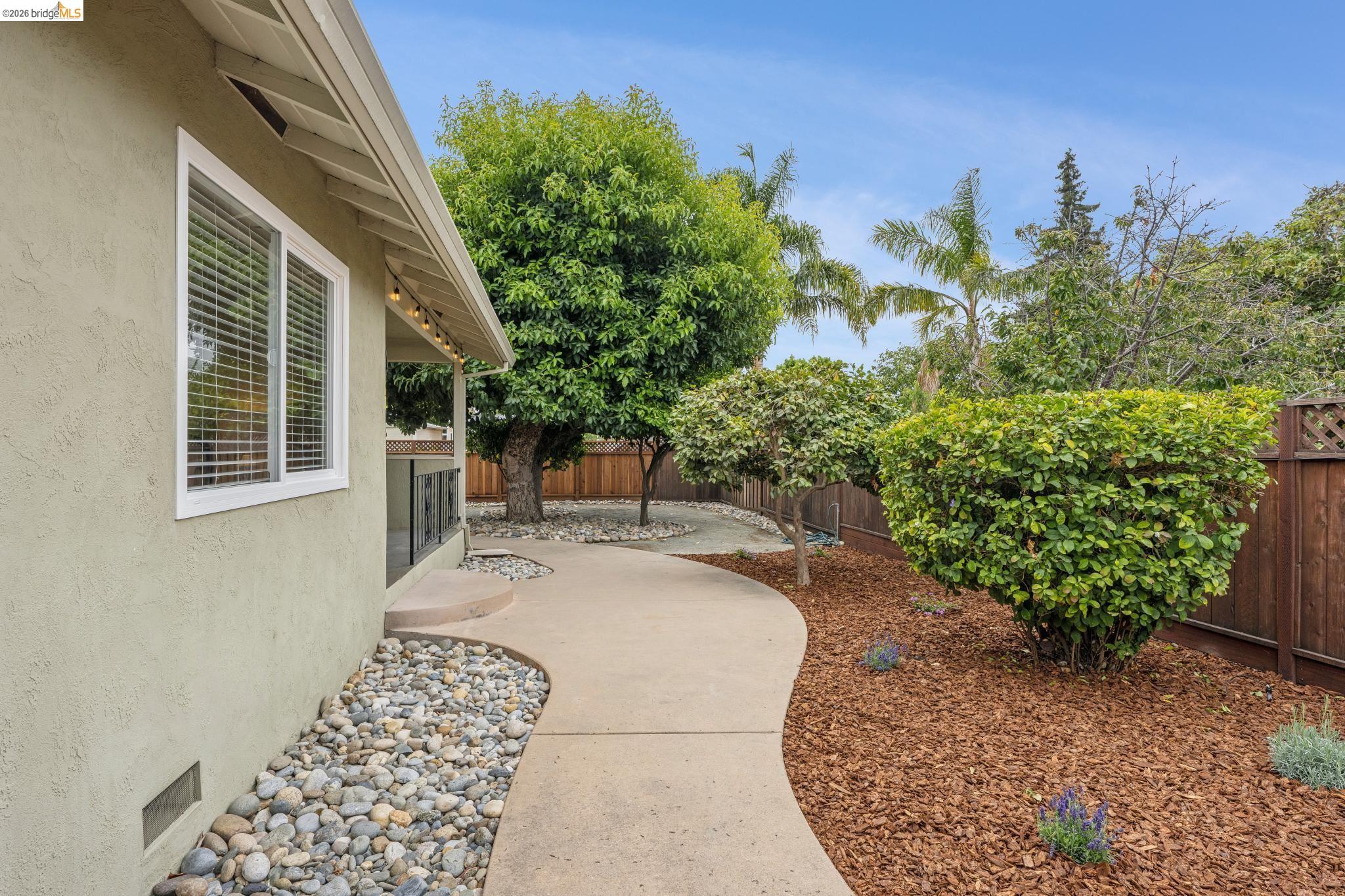 871 Joaquin Ave