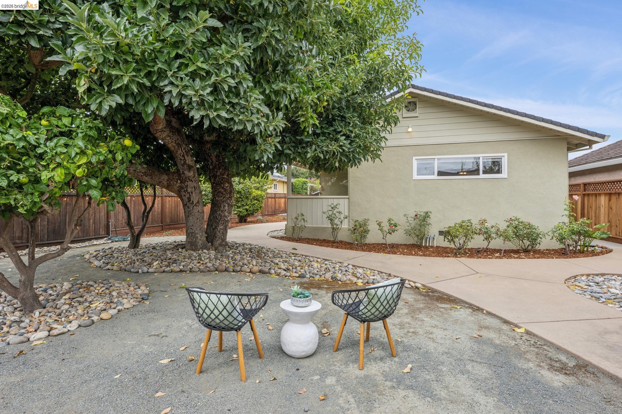 871 Joaquin Ave