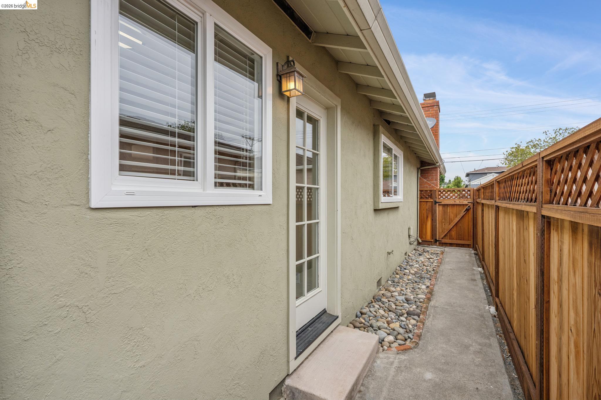 871 Joaquin Ave