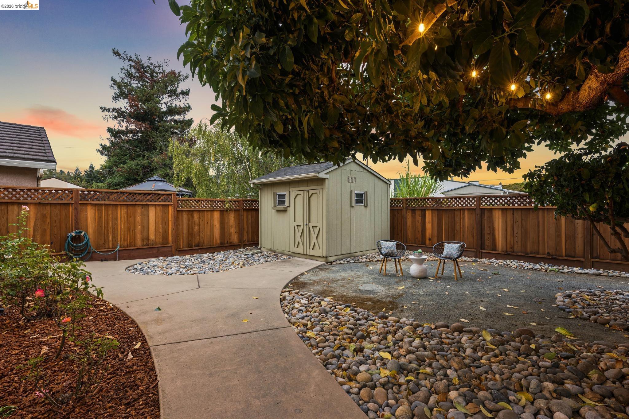 871 Joaquin Ave