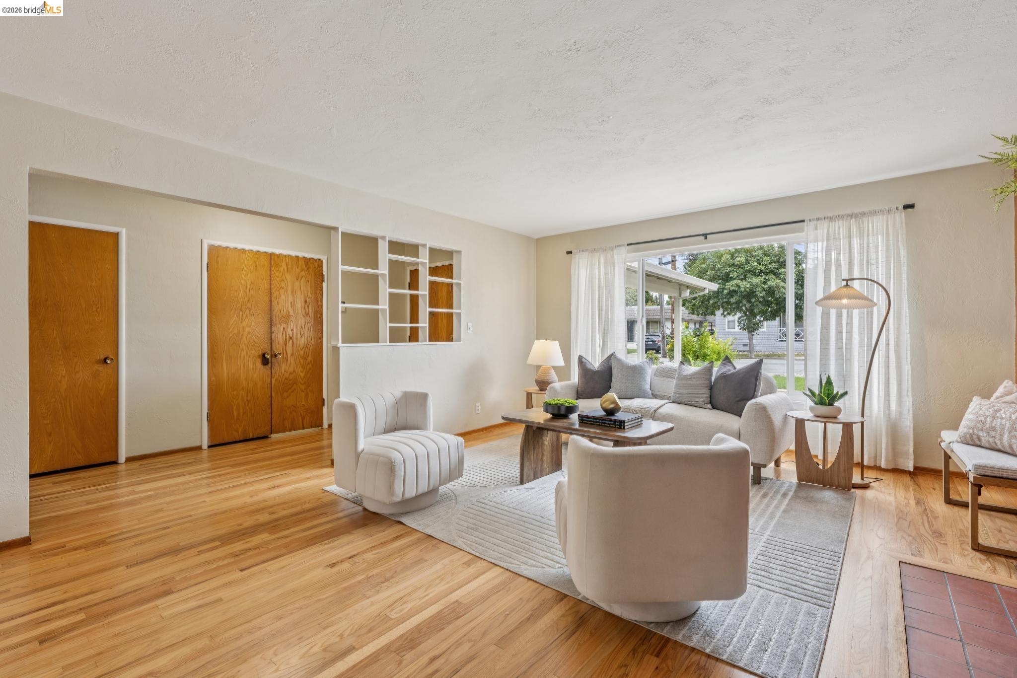 871 Joaquin Ave