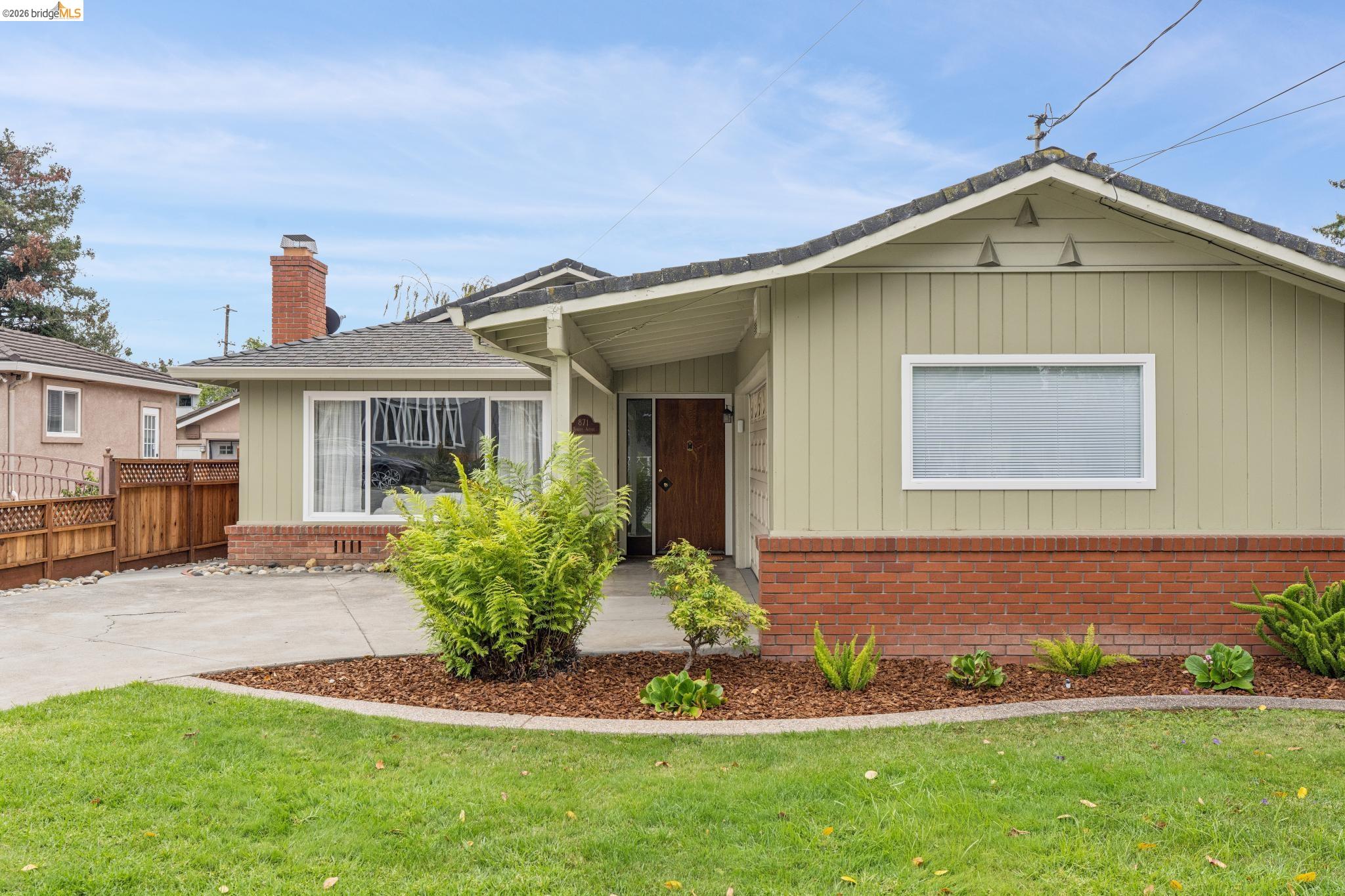 871 Joaquin Ave