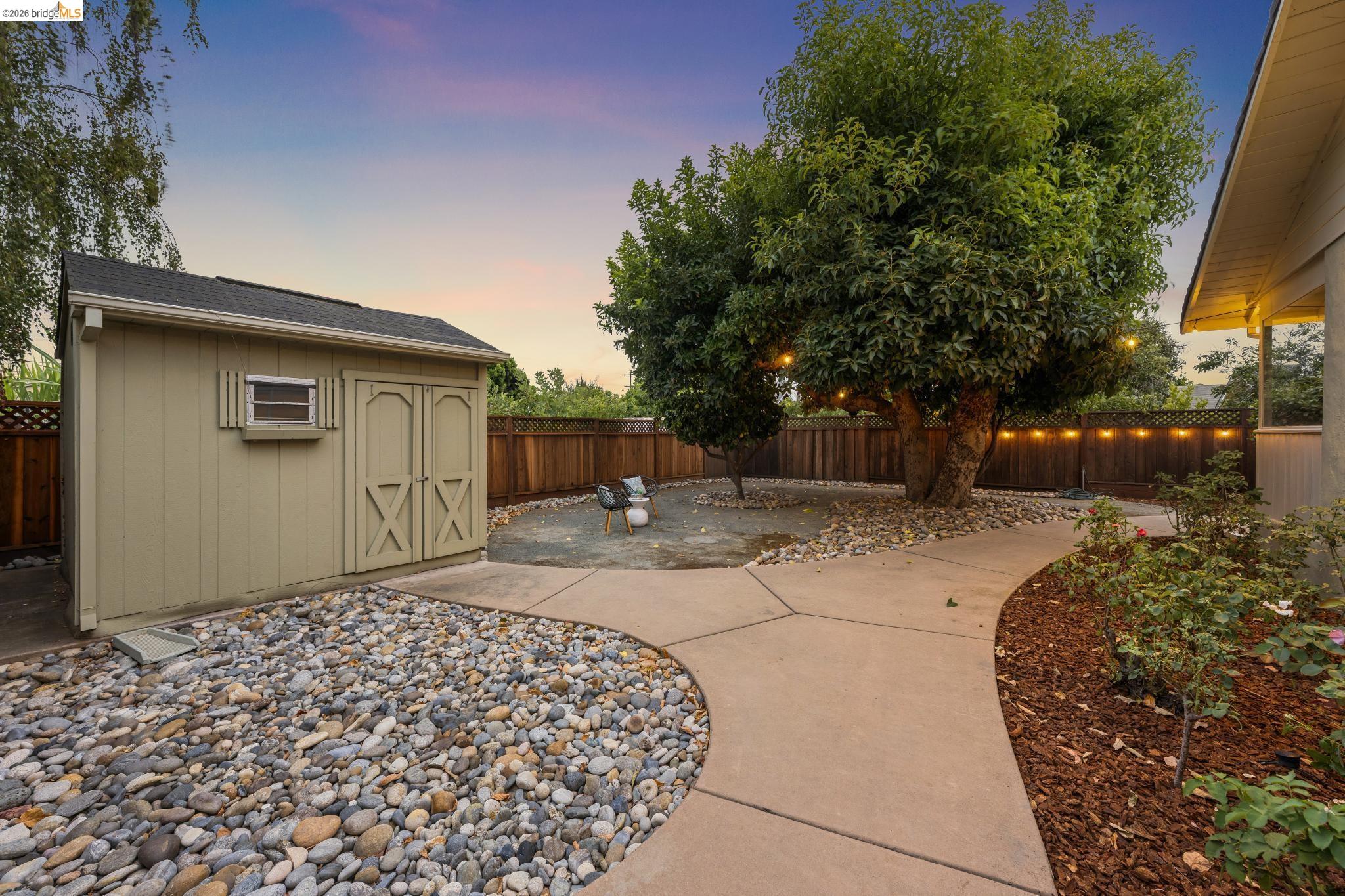 871 Joaquin Ave