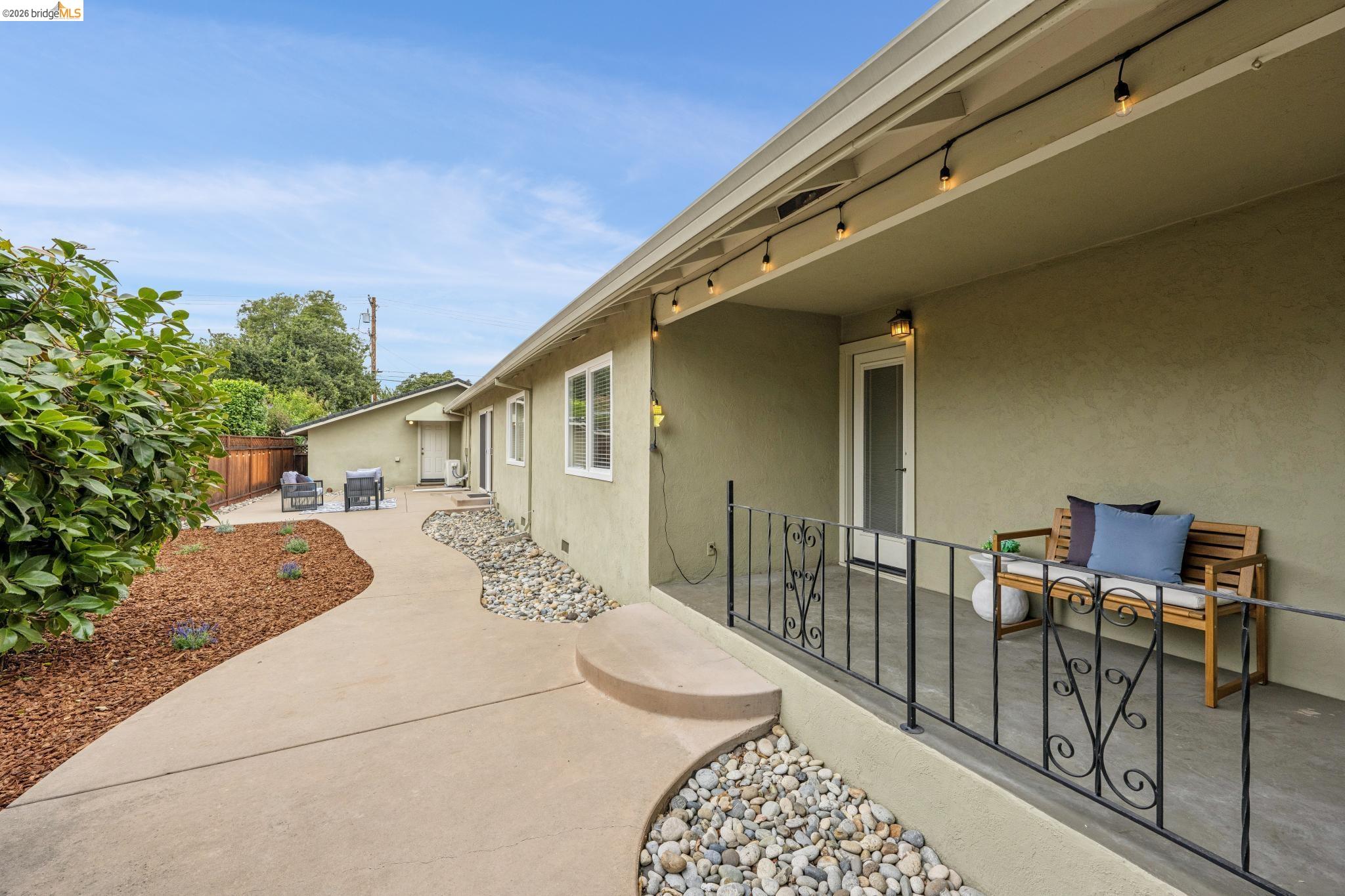871 Joaquin Ave