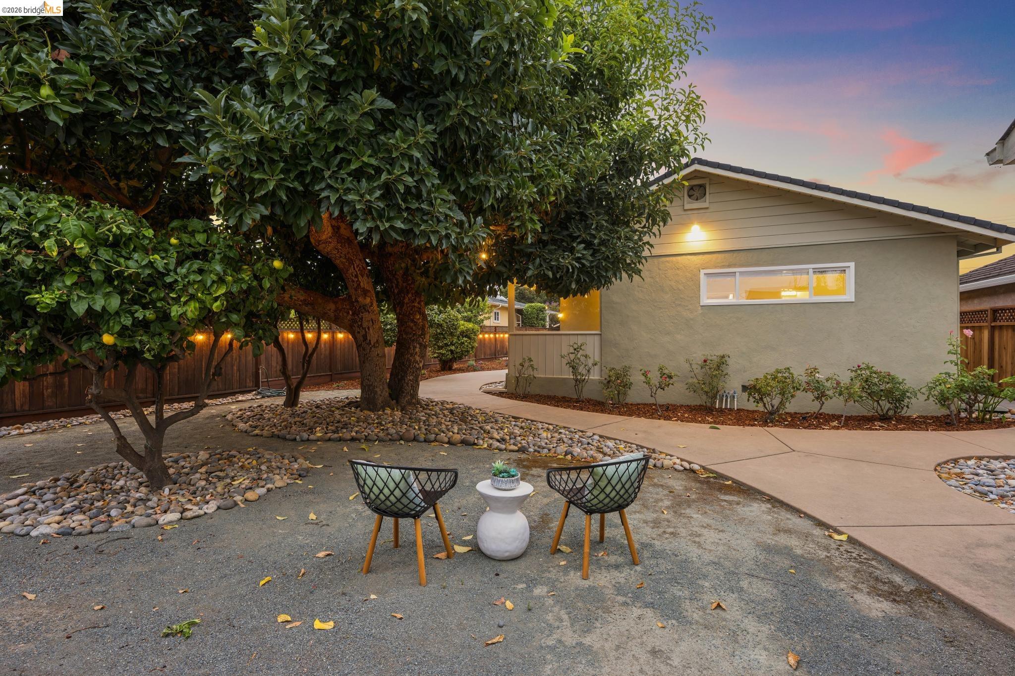 871 Joaquin Ave