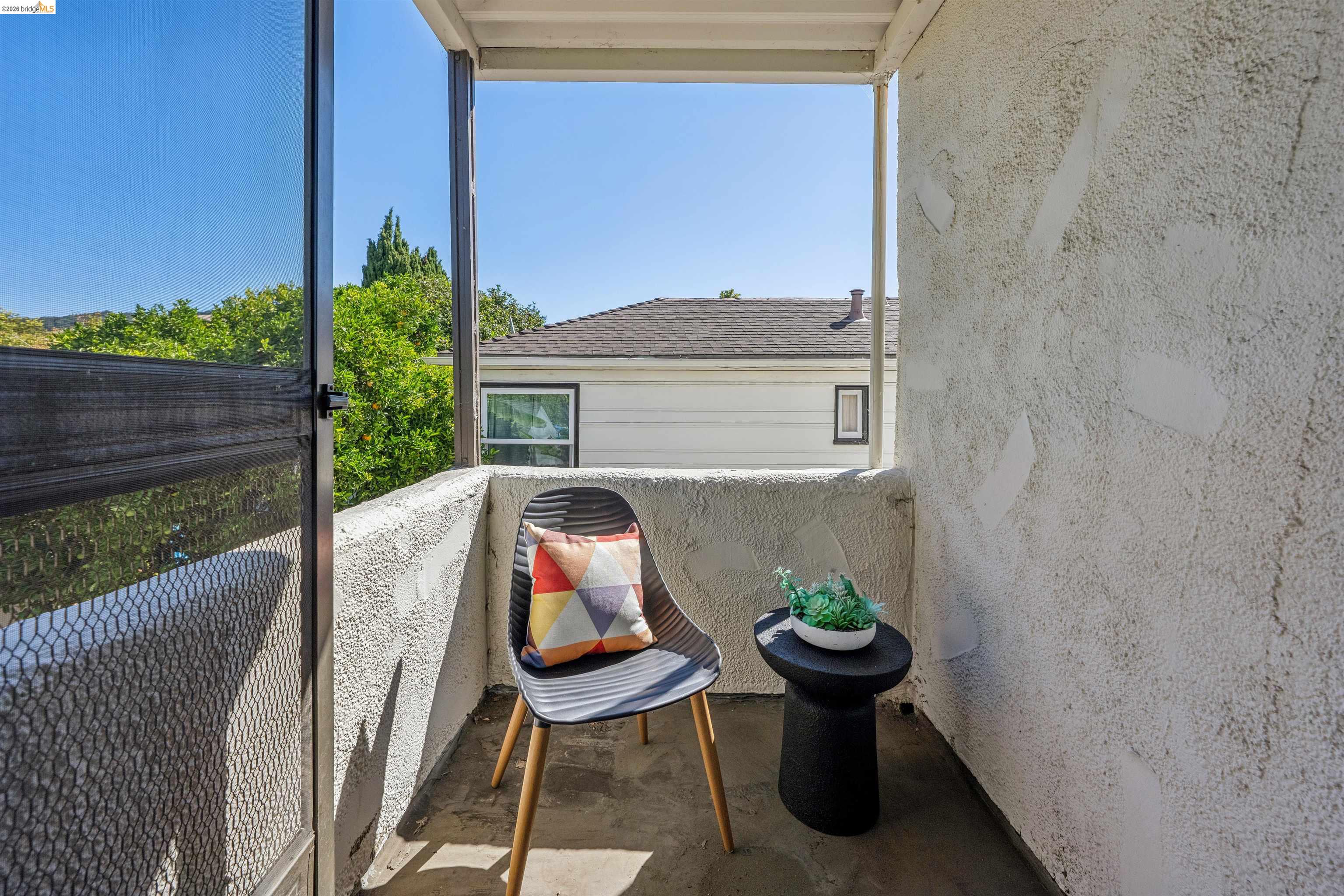 964 Estudillo Ave