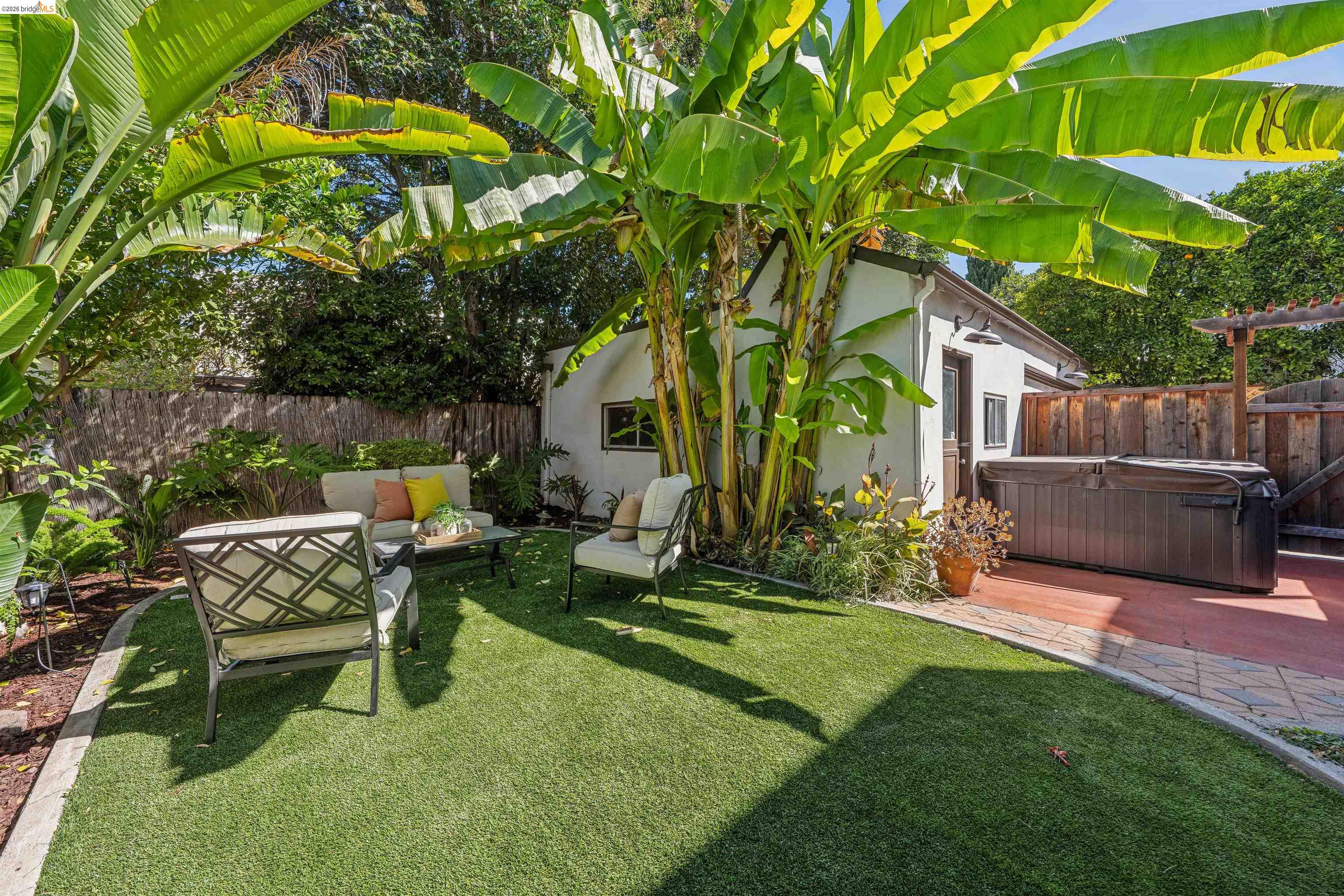 964 Estudillo Ave