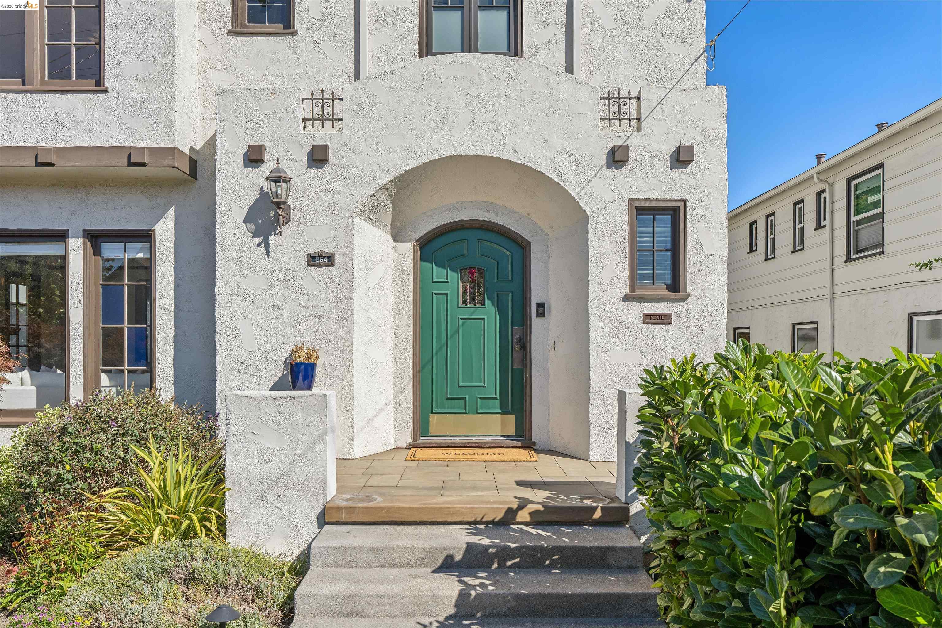 964 Estudillo Ave