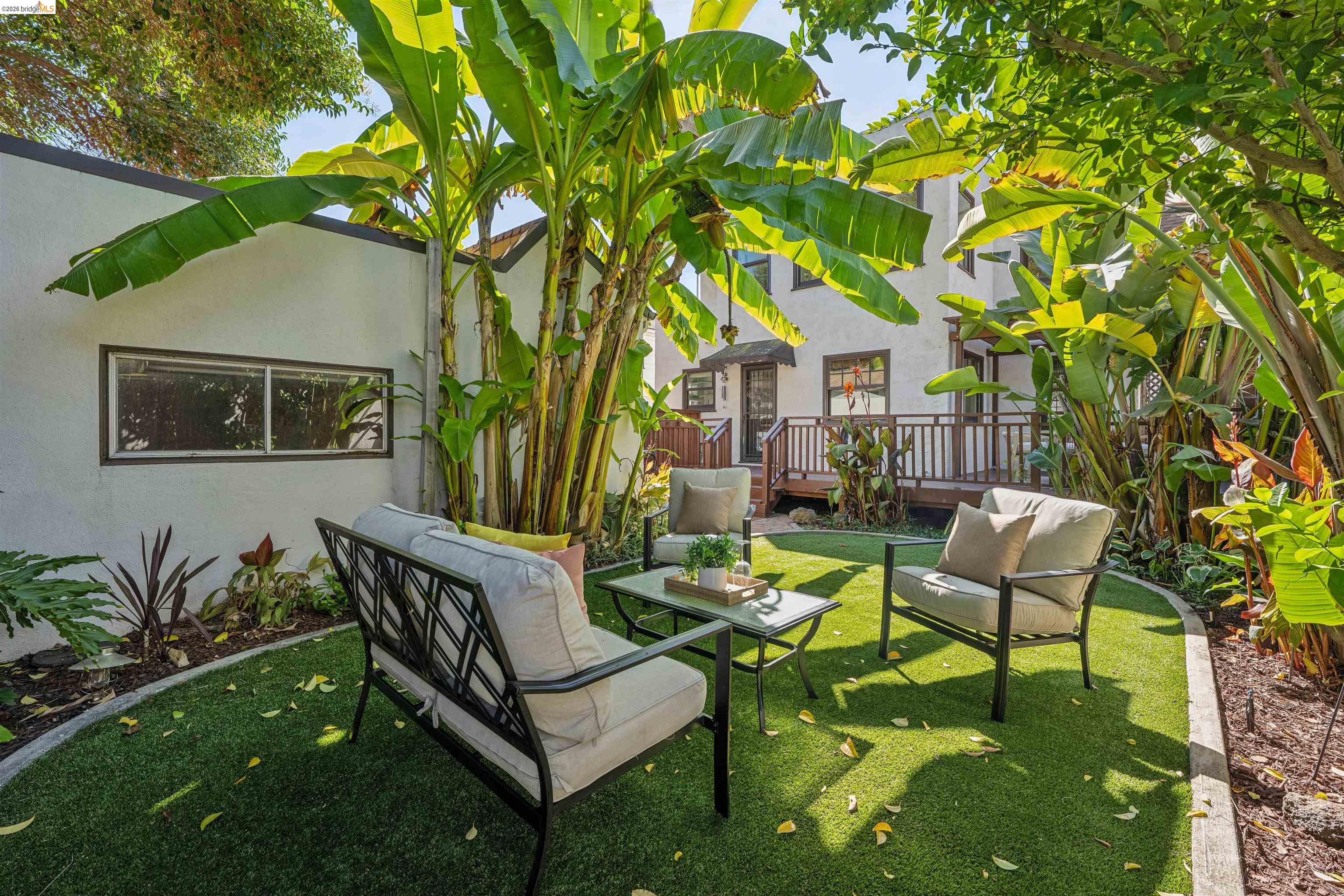 964 Estudillo Ave