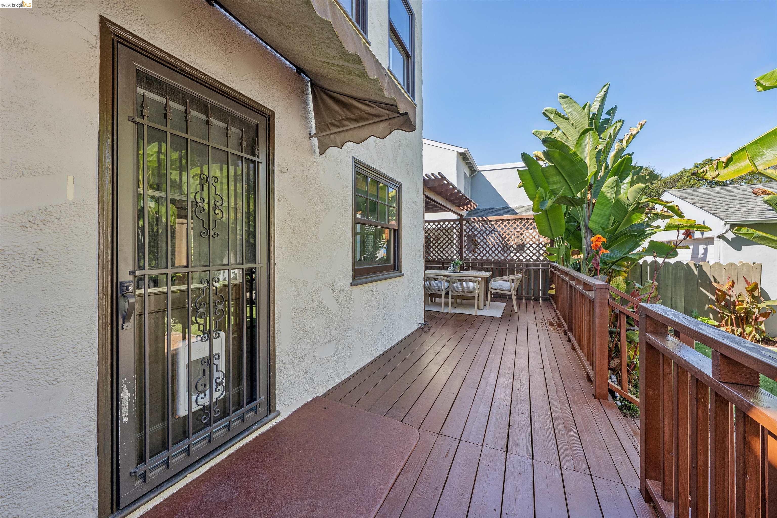 964 Estudillo Ave