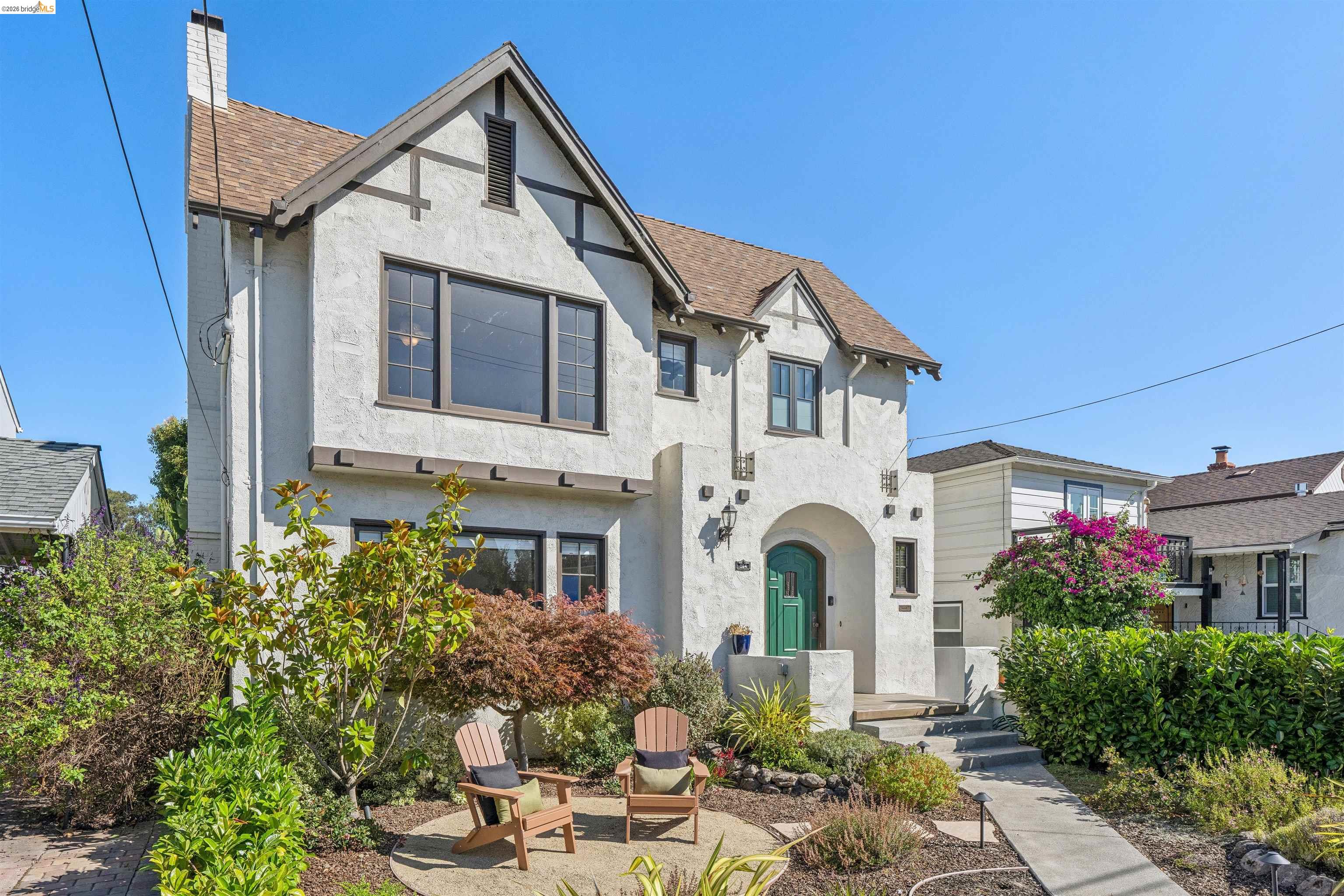 964 Estudillo Ave