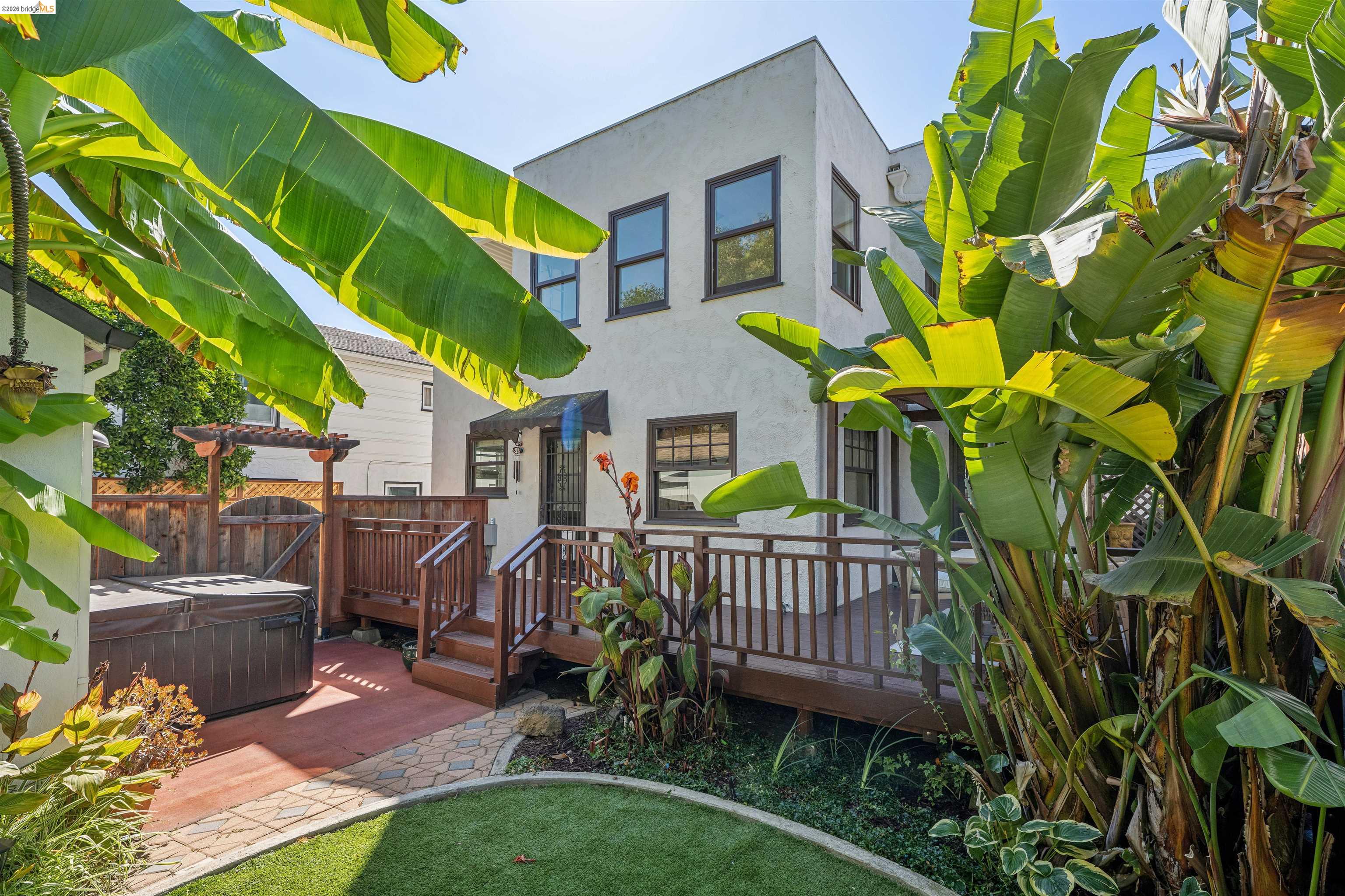 964 Estudillo Ave