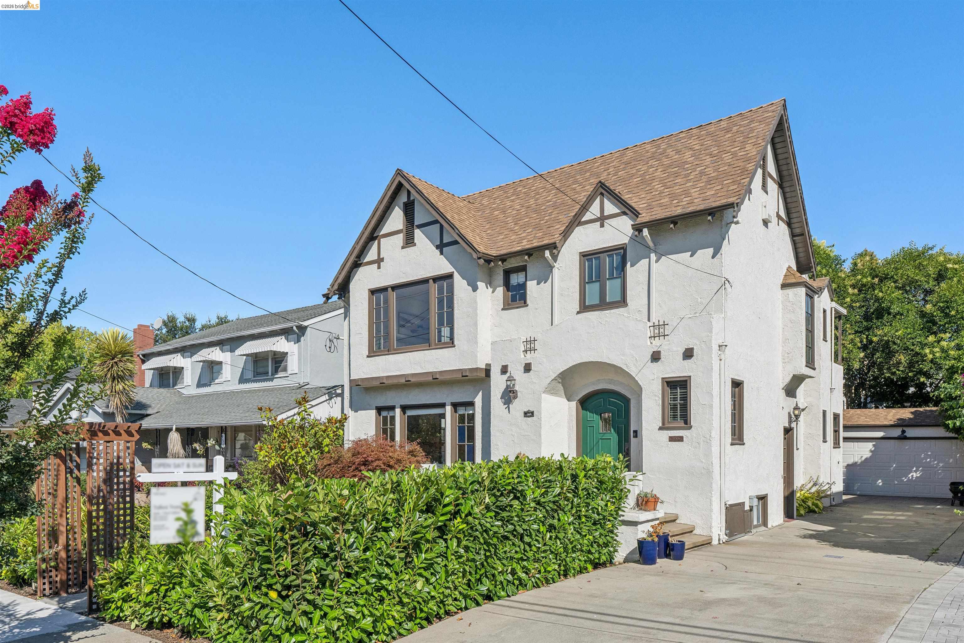 964 Estudillo Ave