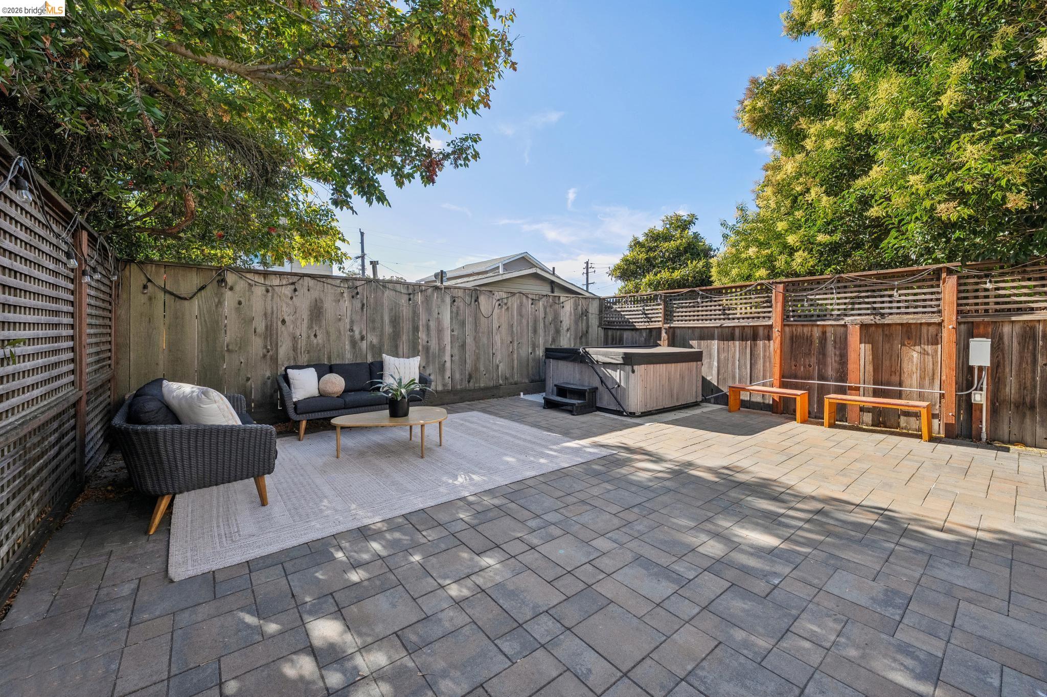 5933 Fremont St