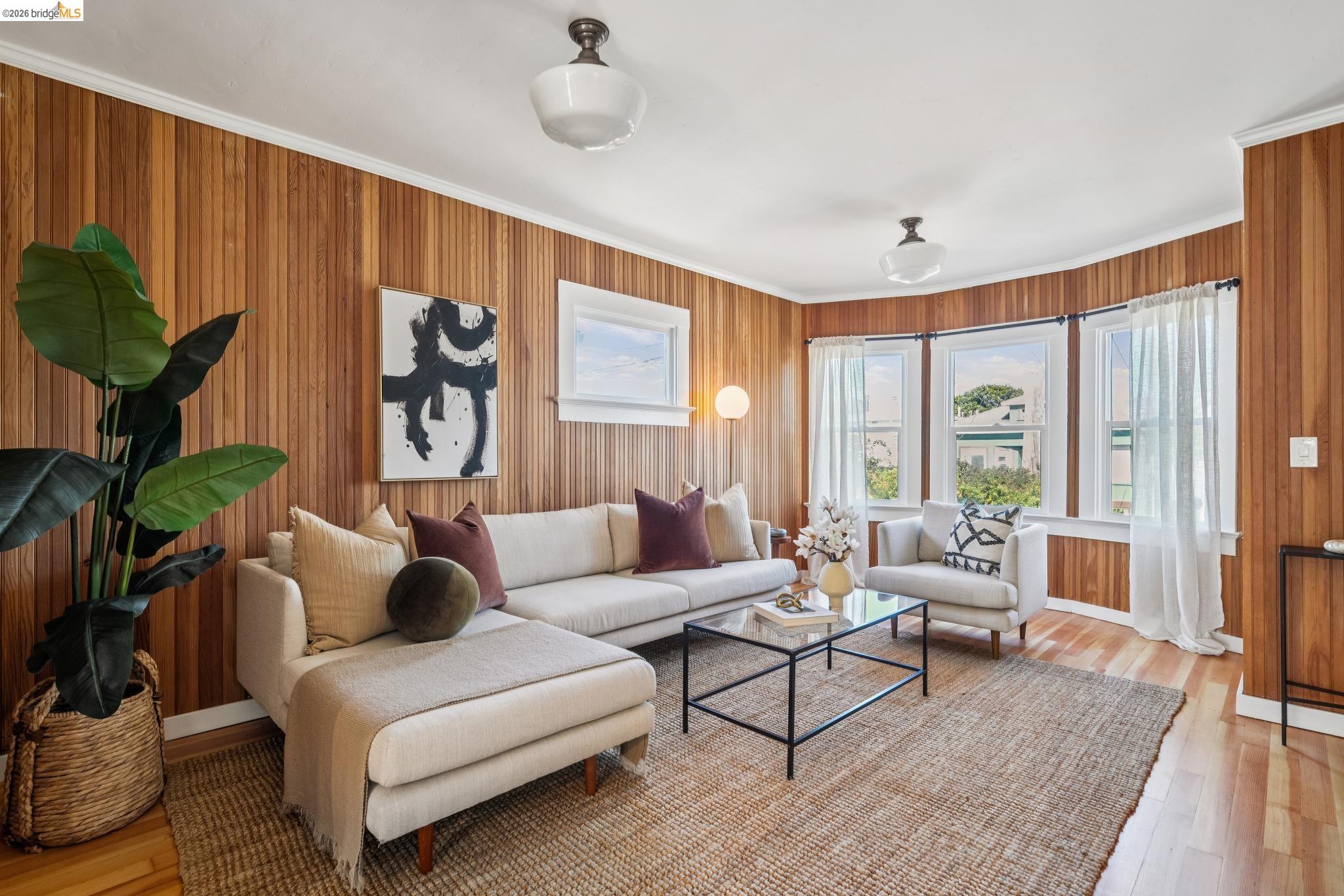 5933 Fremont St