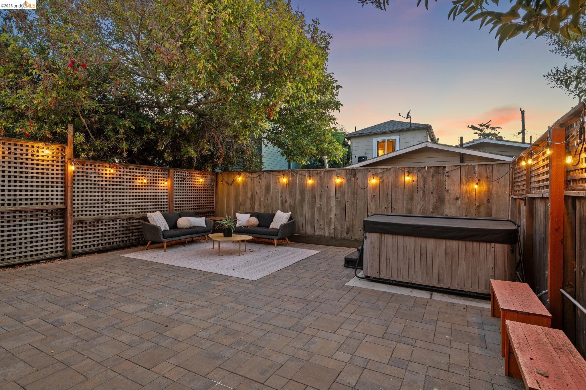 5933 Fremont St