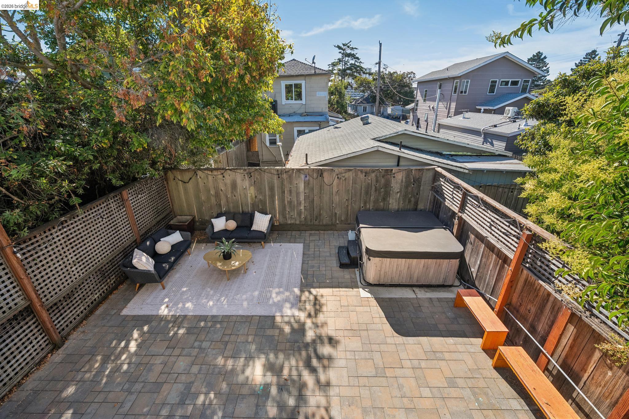 5933 Fremont St