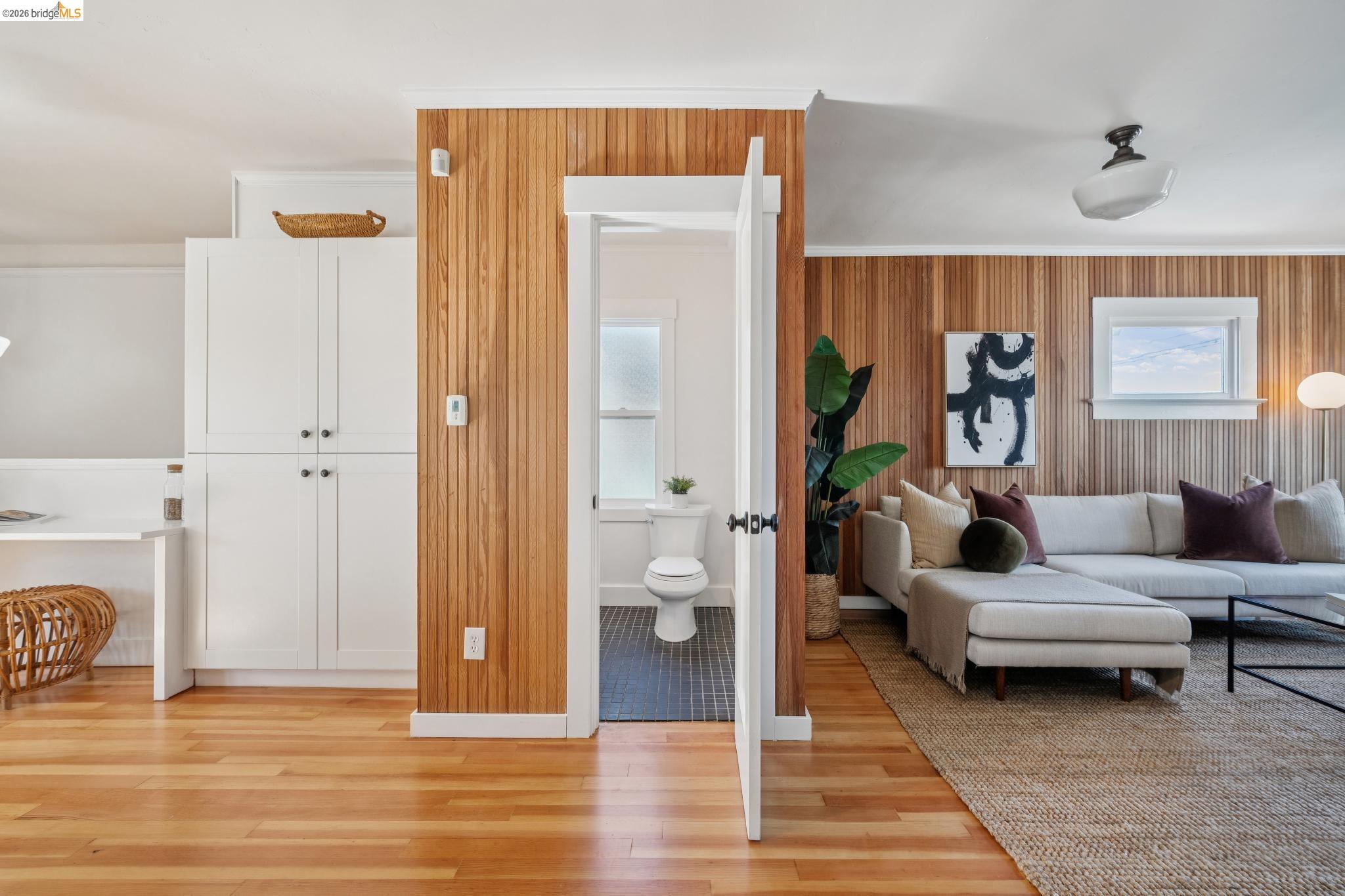 5933 Fremont St