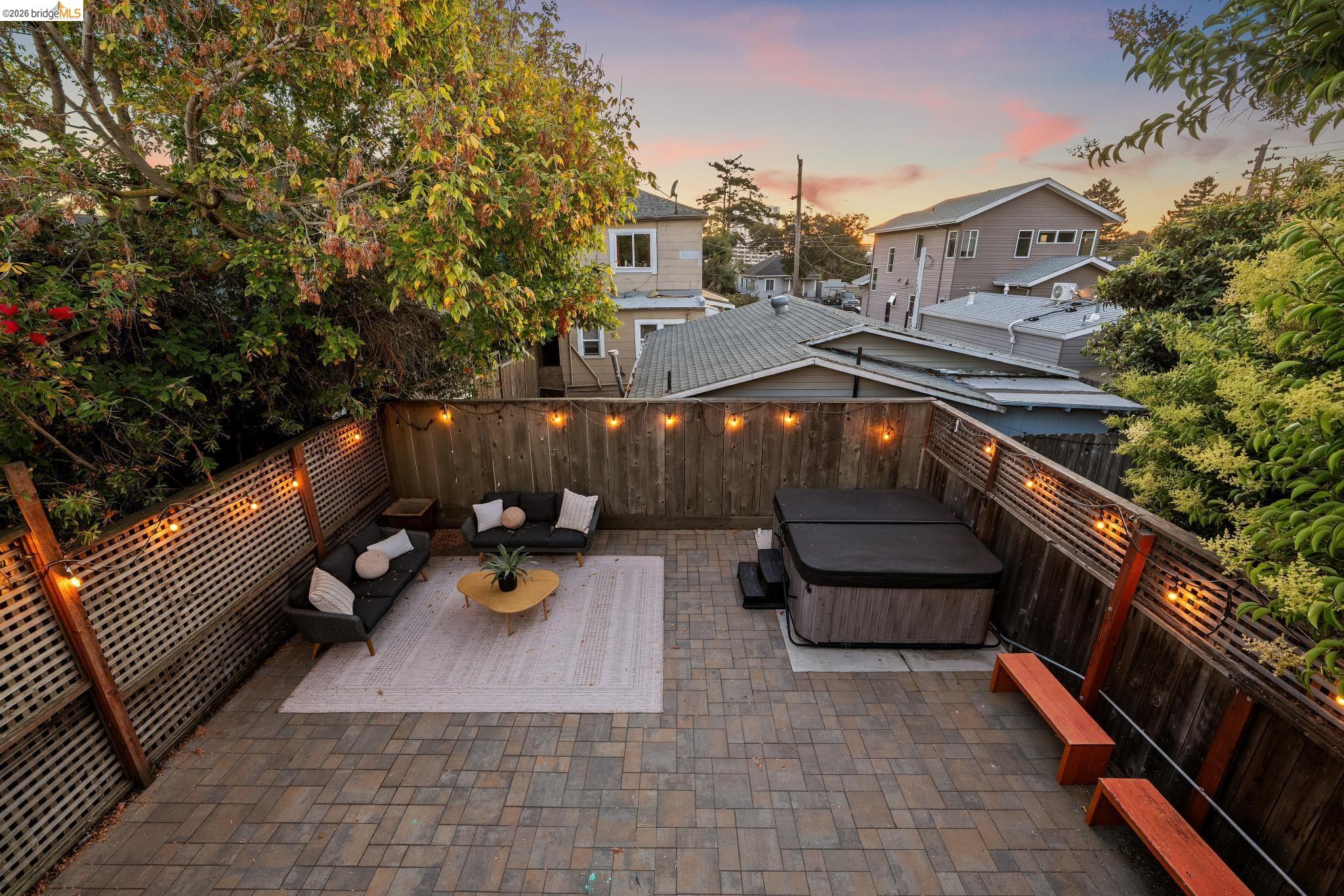 5933 Fremont St