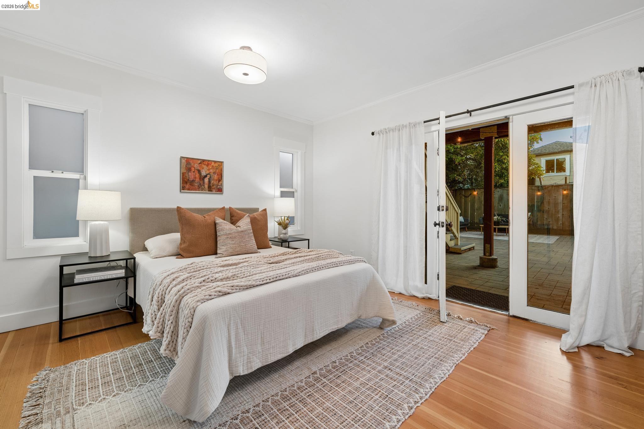 5933 Fremont St