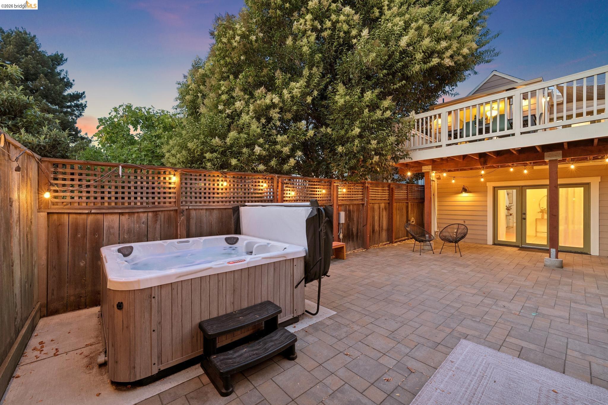 5933 Fremont St