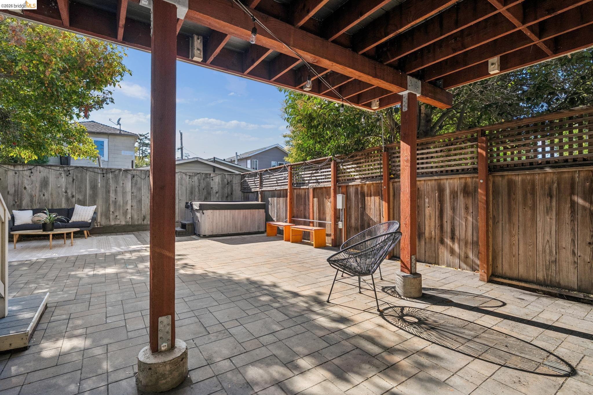 5933 Fremont St